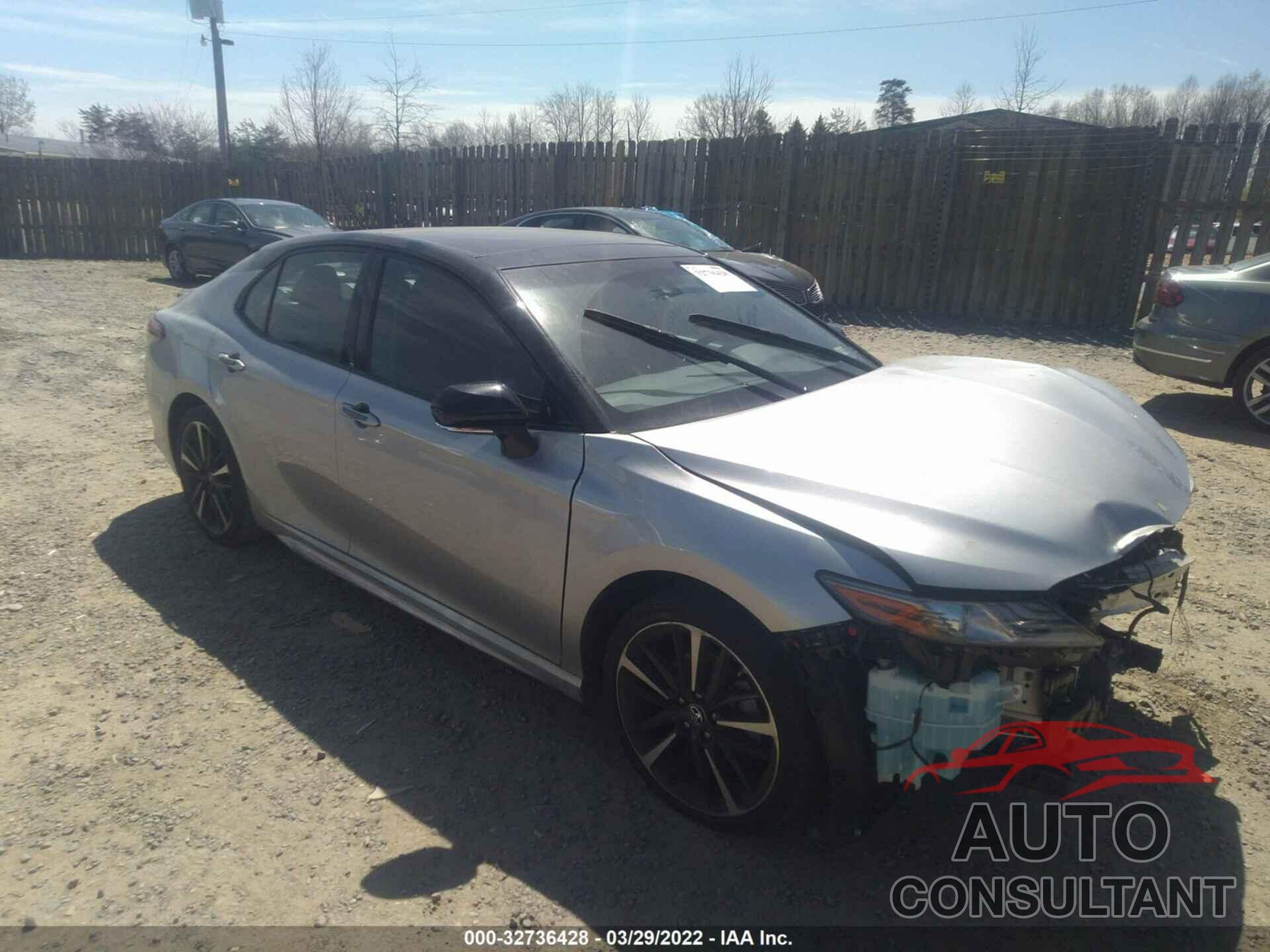 TOYOTA CAMRY 2018 - 4T1B61HK2JU120942