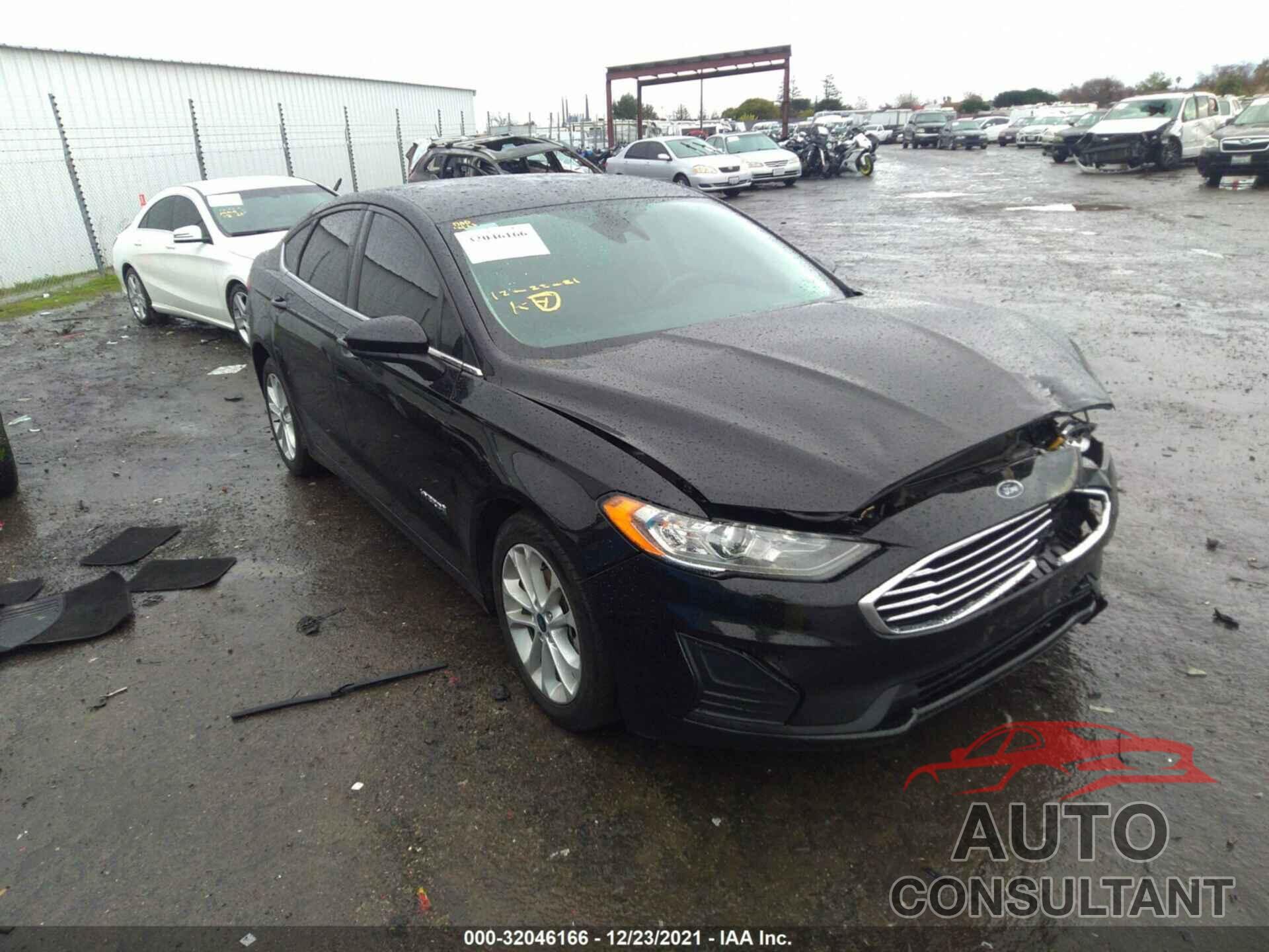 FORD FUSION HYBRID 2019 - 3FA6P0LU8KR182124