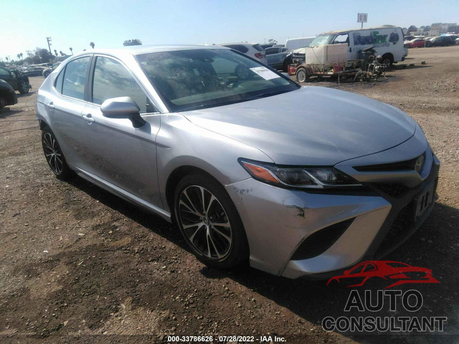 TOYOTA CAMRY 2018 - 4T1B11HK9JU154911