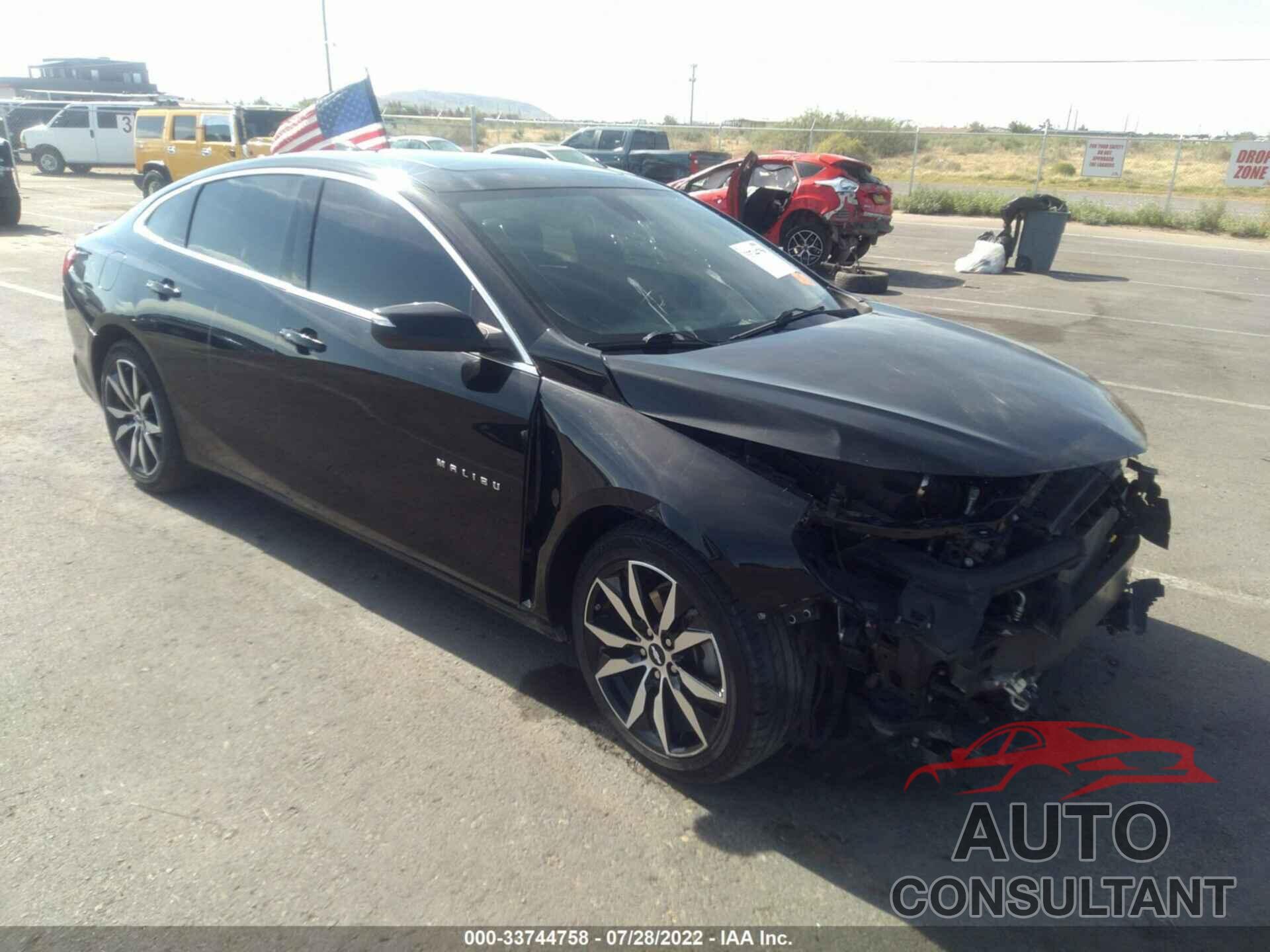 CHEVROLET MALIBU 2018 - 1G1ZD5ST4JF133061