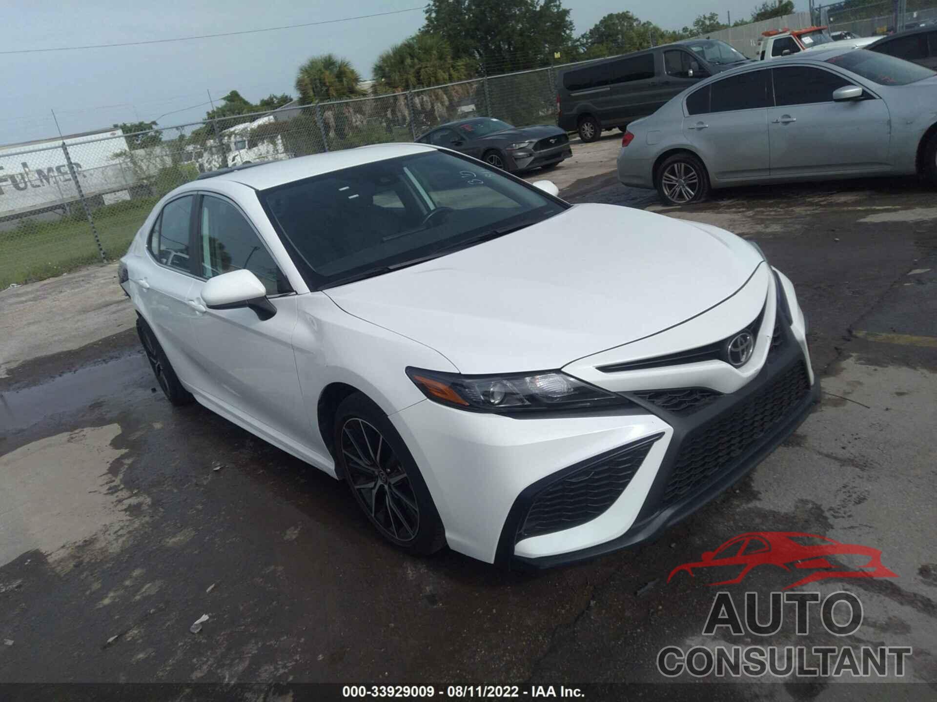 TOYOTA CAMRY 2021 - 4T1G11AK6MU436606