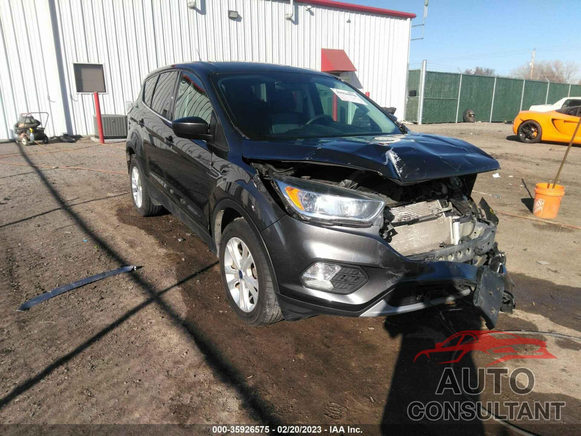 FORD ESCAPE 2017 - 1FMCU9G9XHUE08922