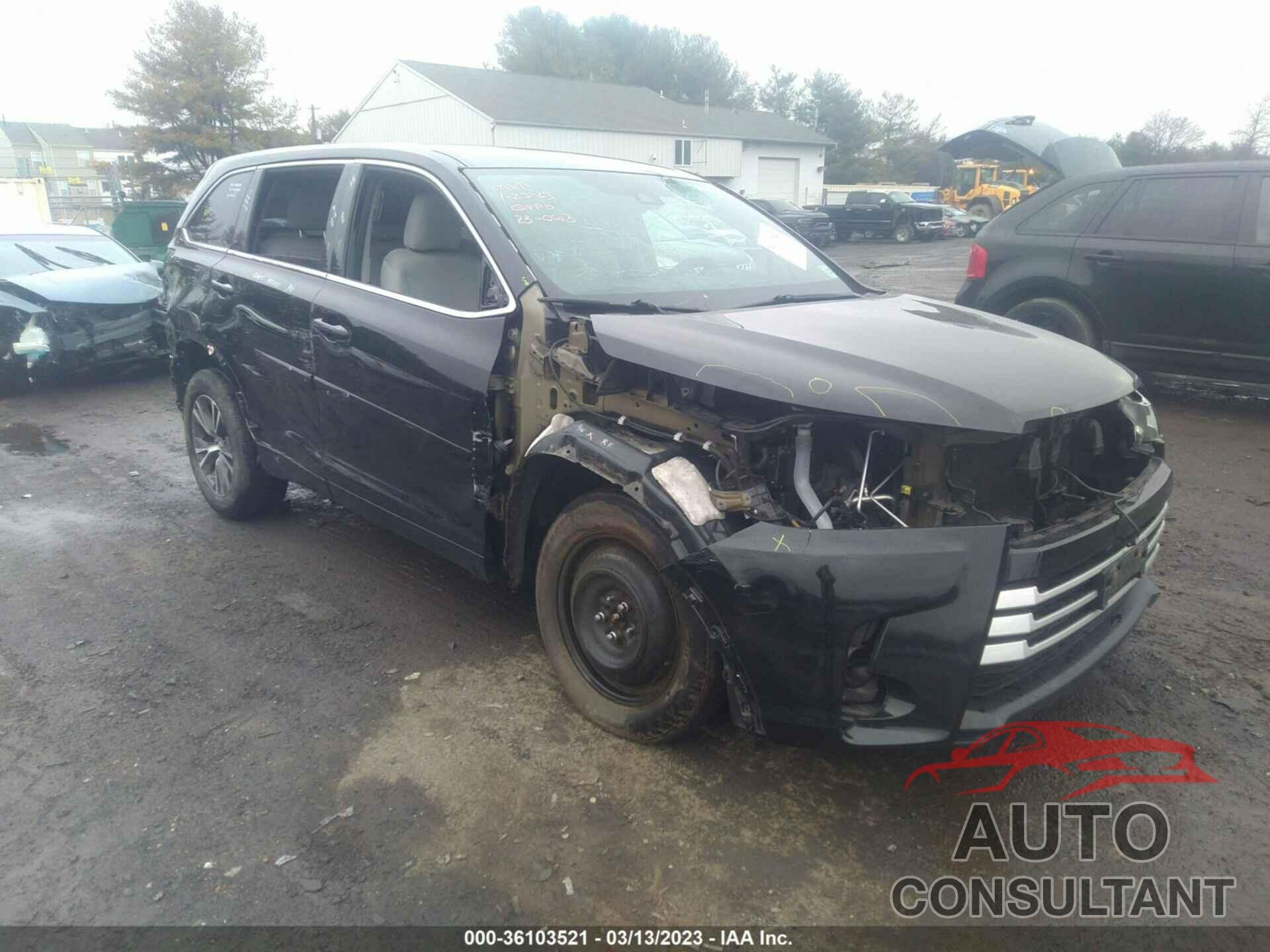 TOYOTA HIGHLANDER 2018 - 5TDBZRFH9JS488427
