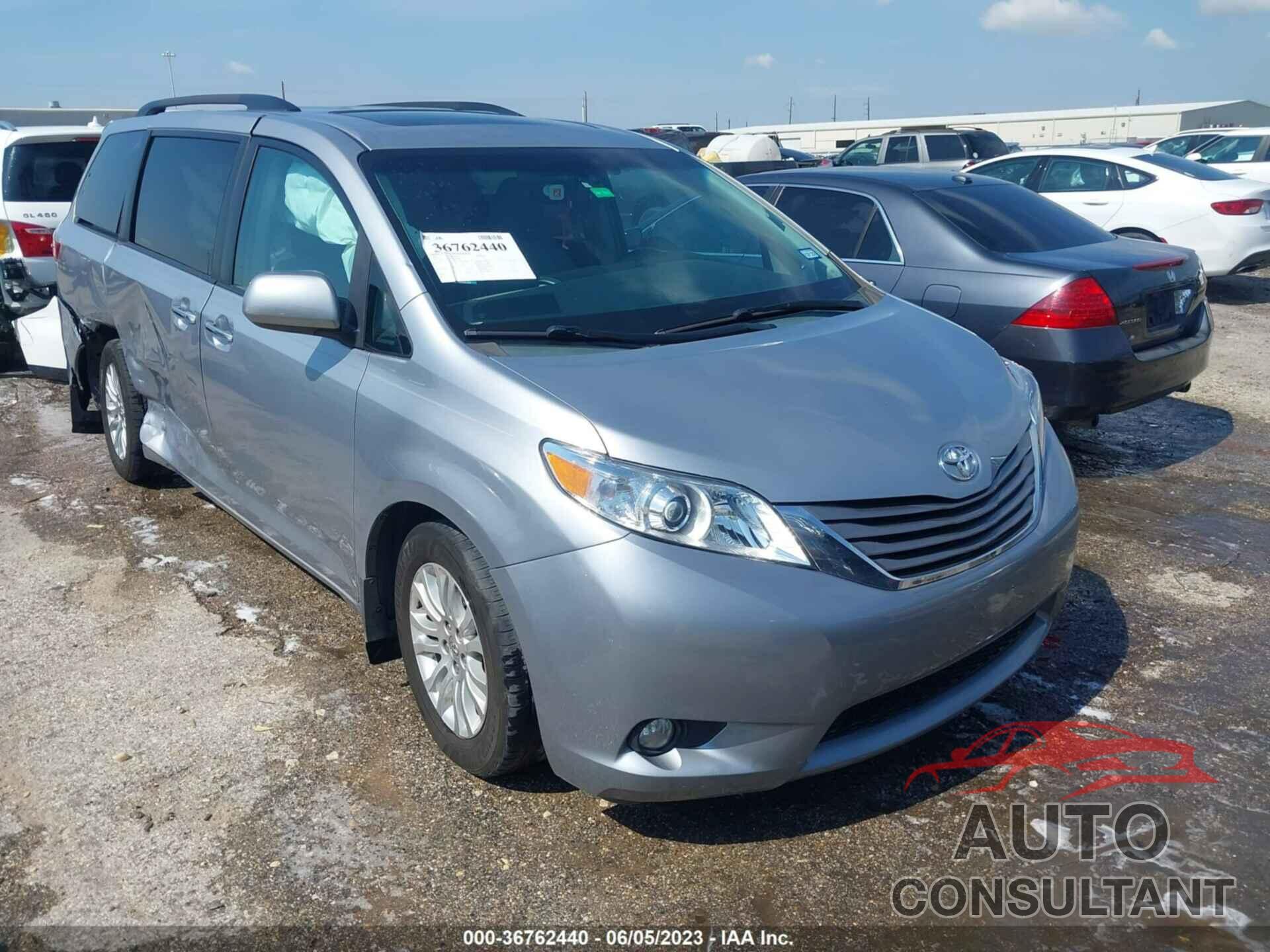 TOYOTA SIENNA 2015 - 5TDYK3DC9FS540388