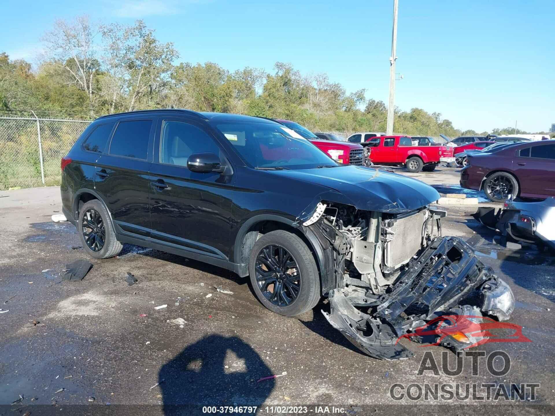 MITSUBISHI OUTLANDER 2018 - JA4AD3A3XJZ021805