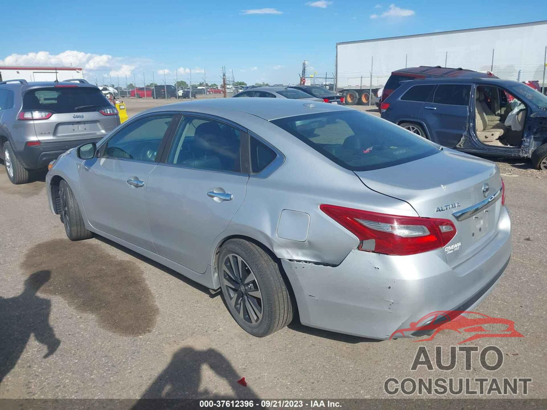 NISSAN ALTIMA 2018 - 1N4AL3AP2JC247244