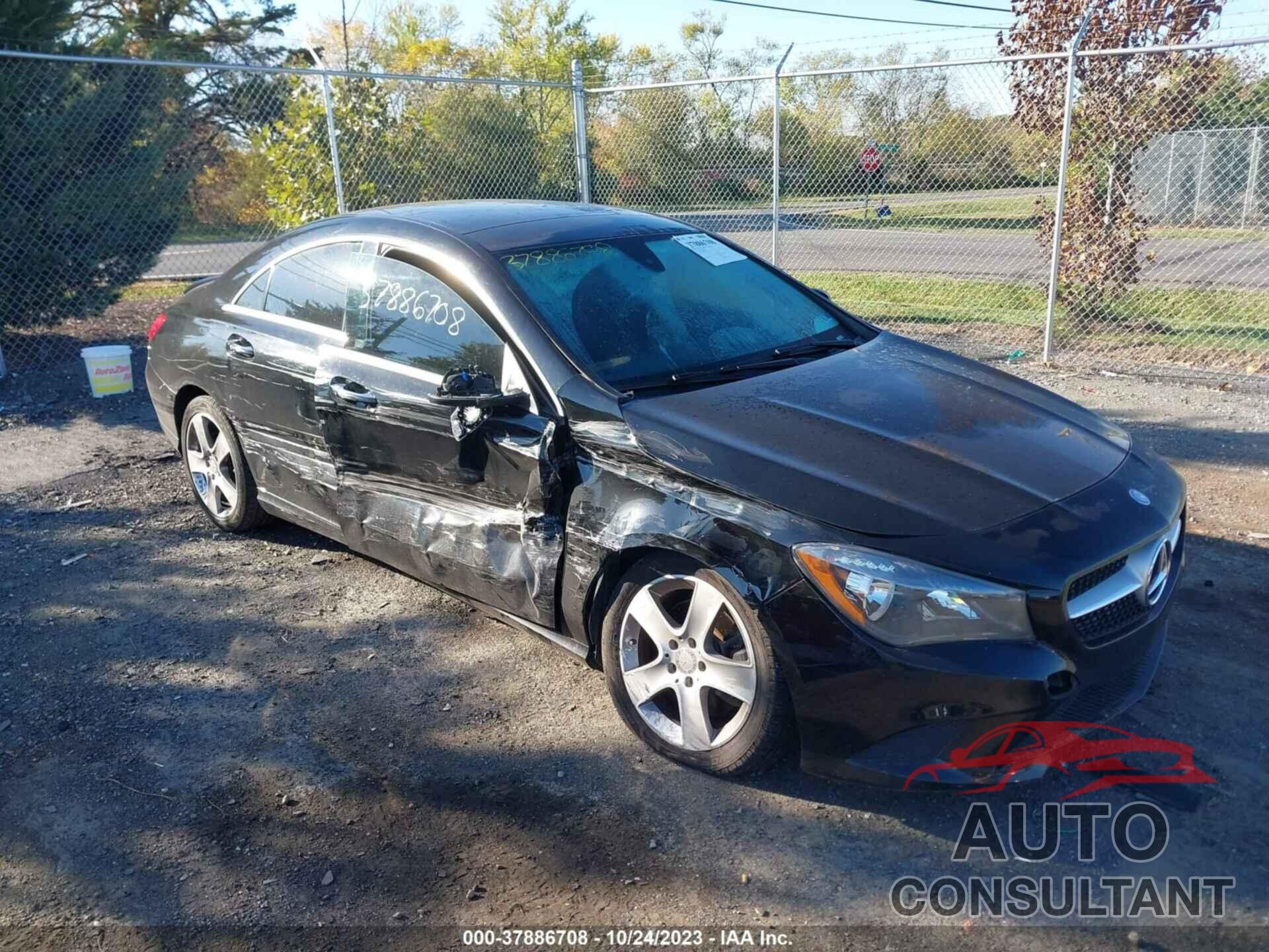MERCEDES-BENZ CLA 250 2015 - WDDSJ4GB2FN234209