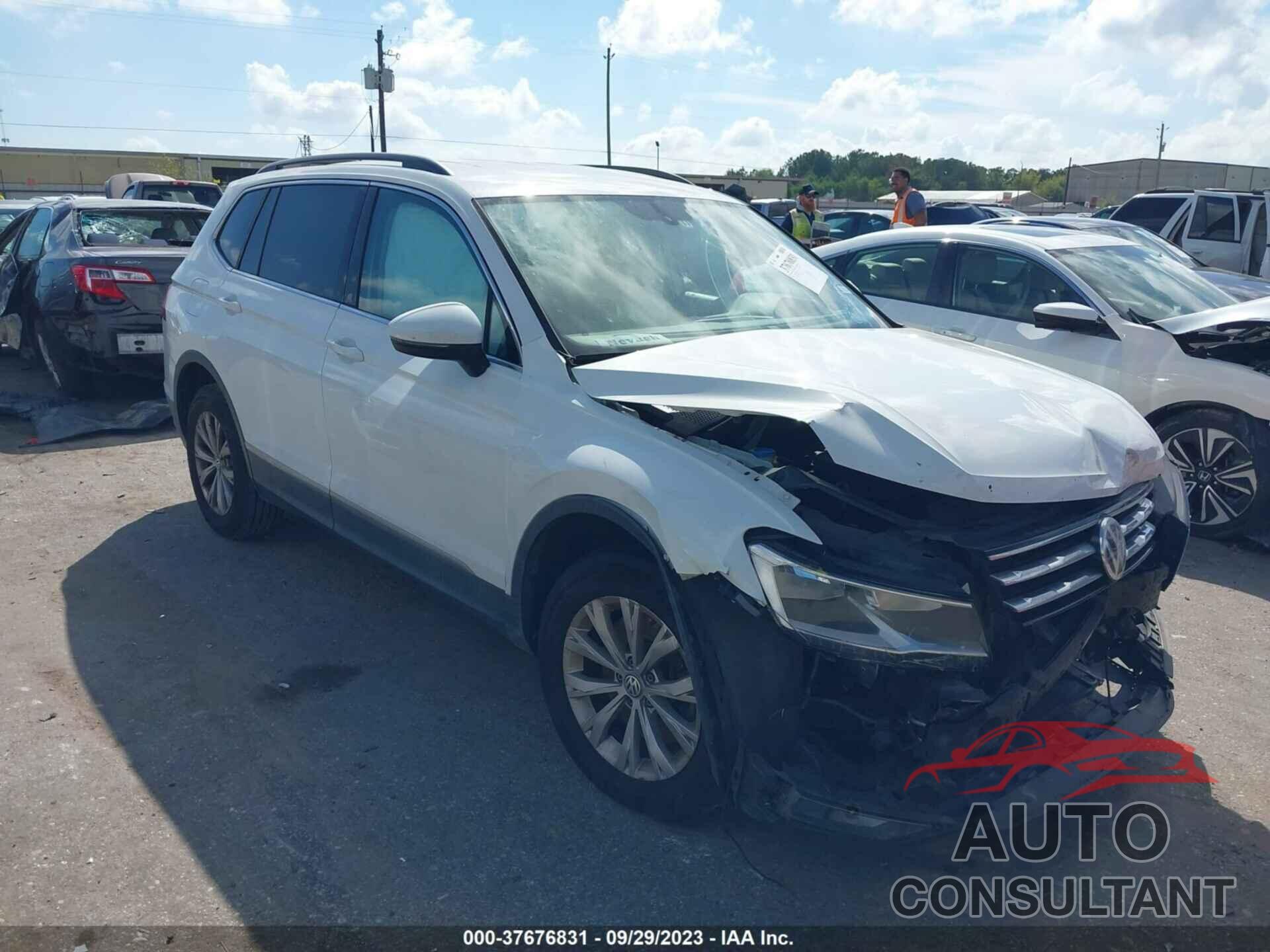 VOLKSWAGEN TIGUAN 2018 - 3VV3B7AX5JM000572