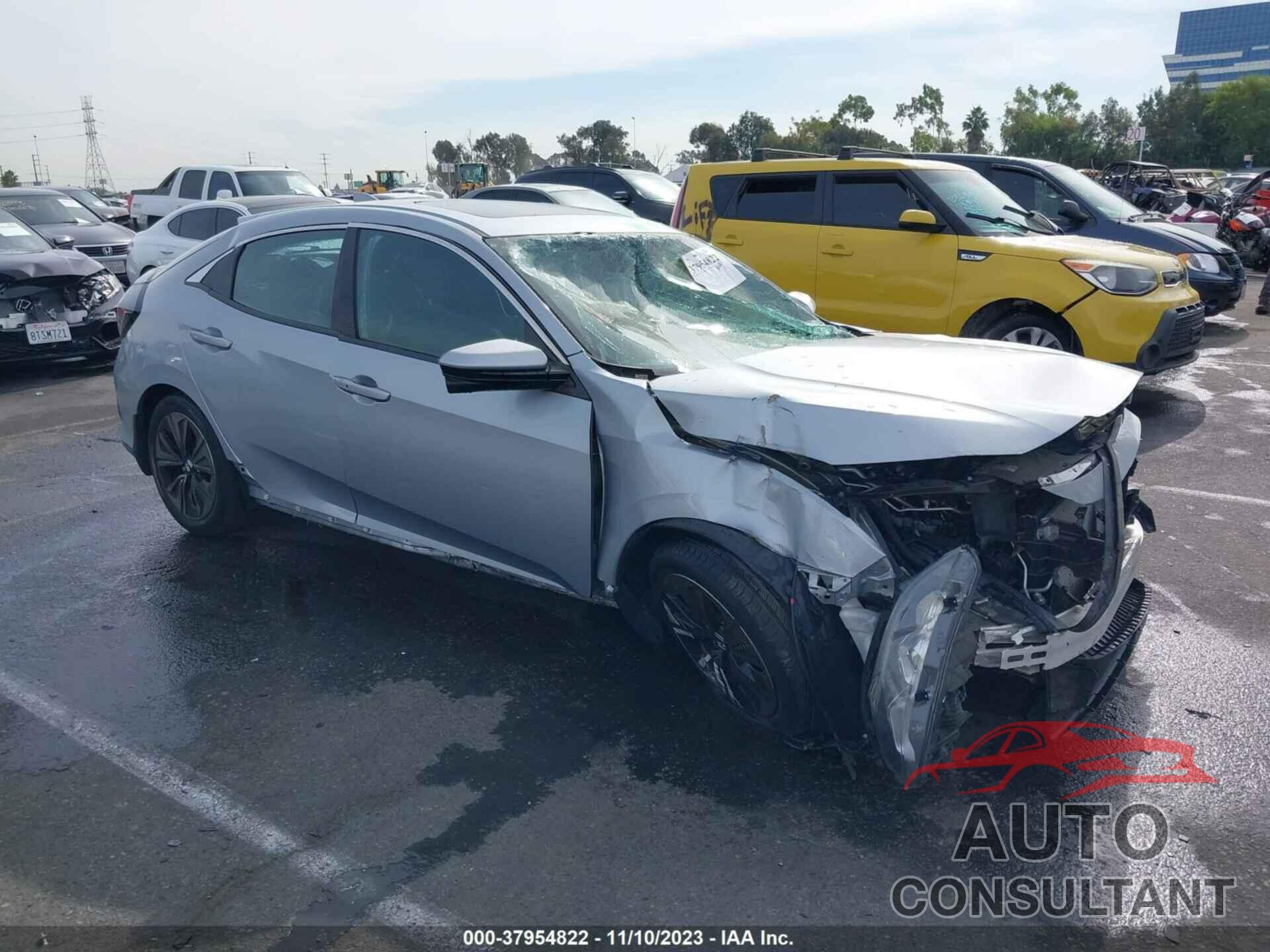 HONDA CIVIC 2018 - SHHFK7H54JU411870