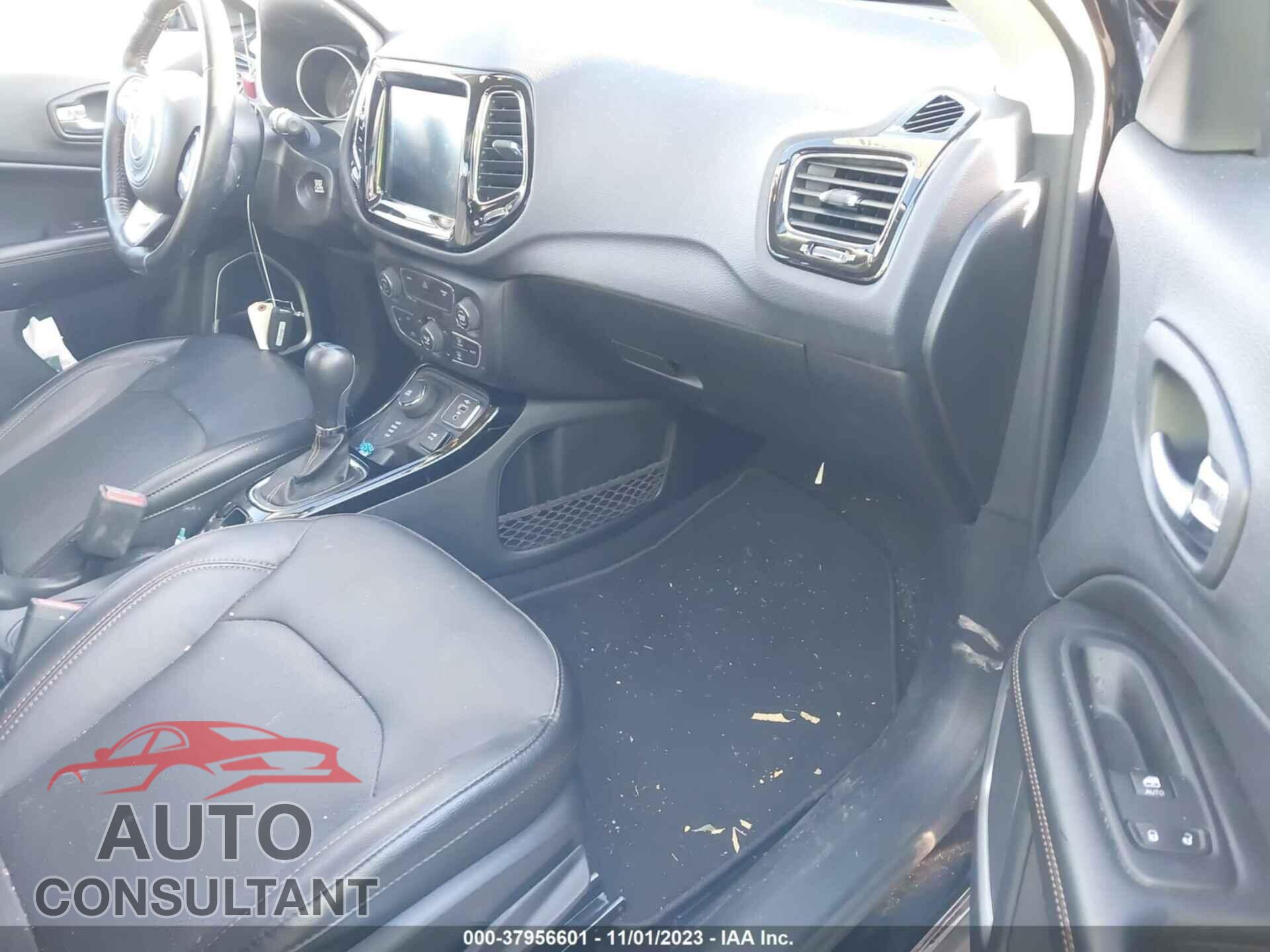 JEEP COMPASS 2020 - 3C4NJDCB9LT212023