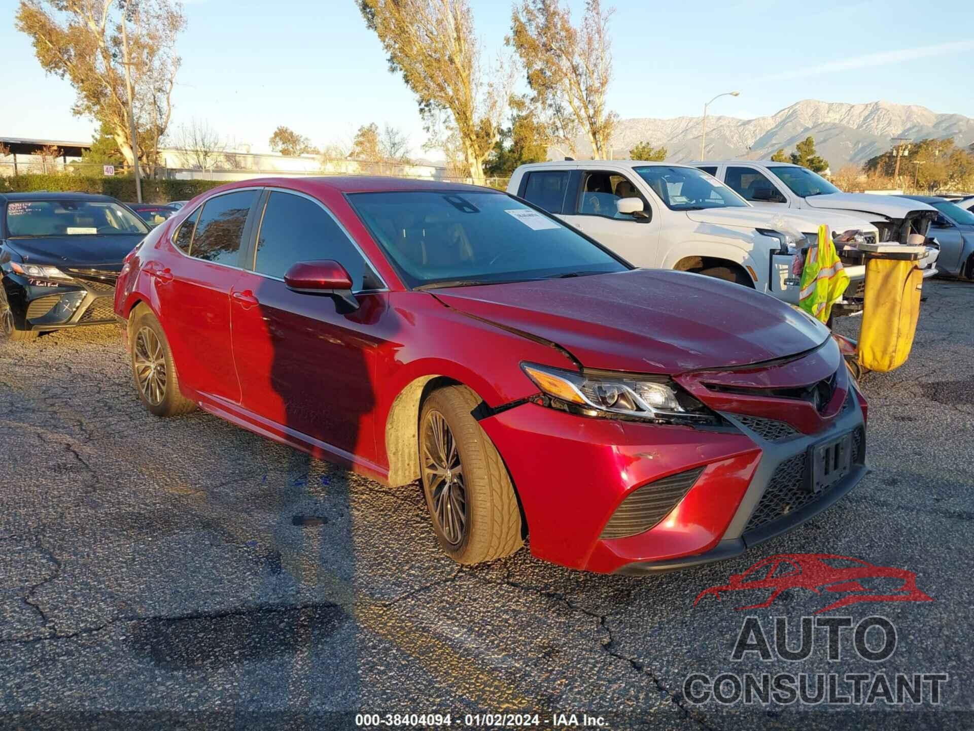 TOYOTA CAMRY 2018 - 4T1B11HK2JU552509