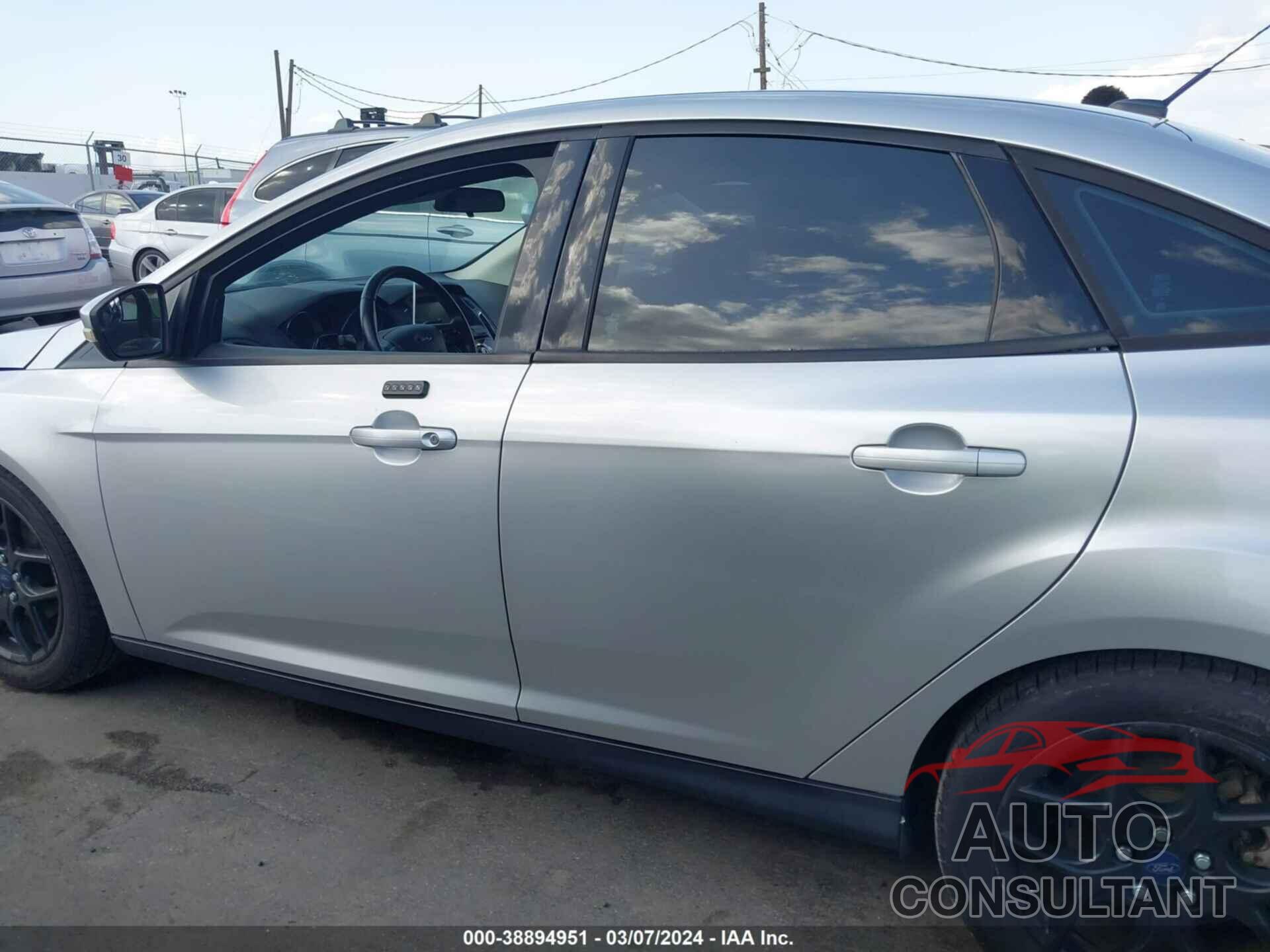 FORD FOCUS 2016 - 1FADP3F25GL225505