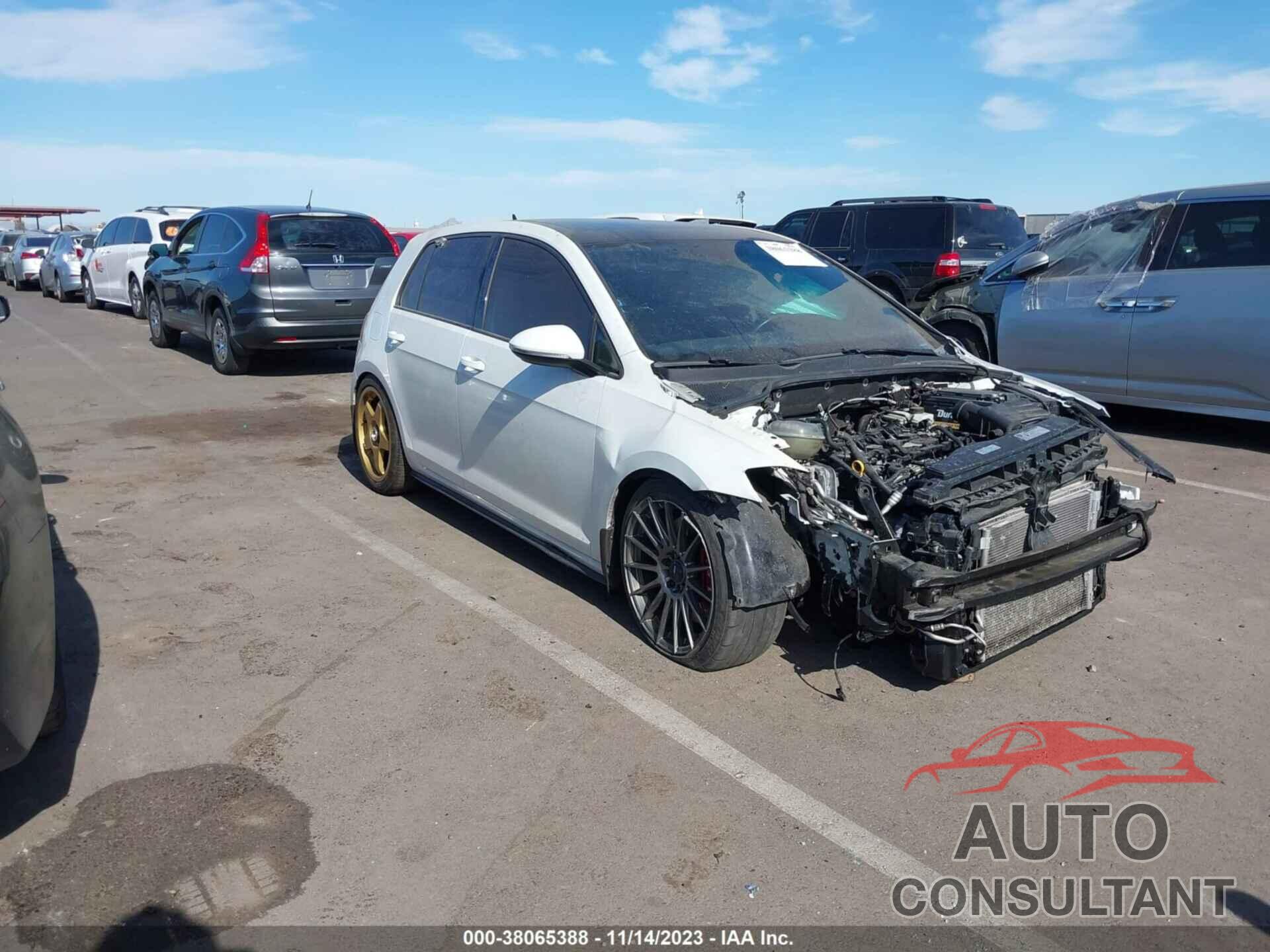 VOLKSWAGEN GOLF GTI 2018 - 3VW447AU6JM279305