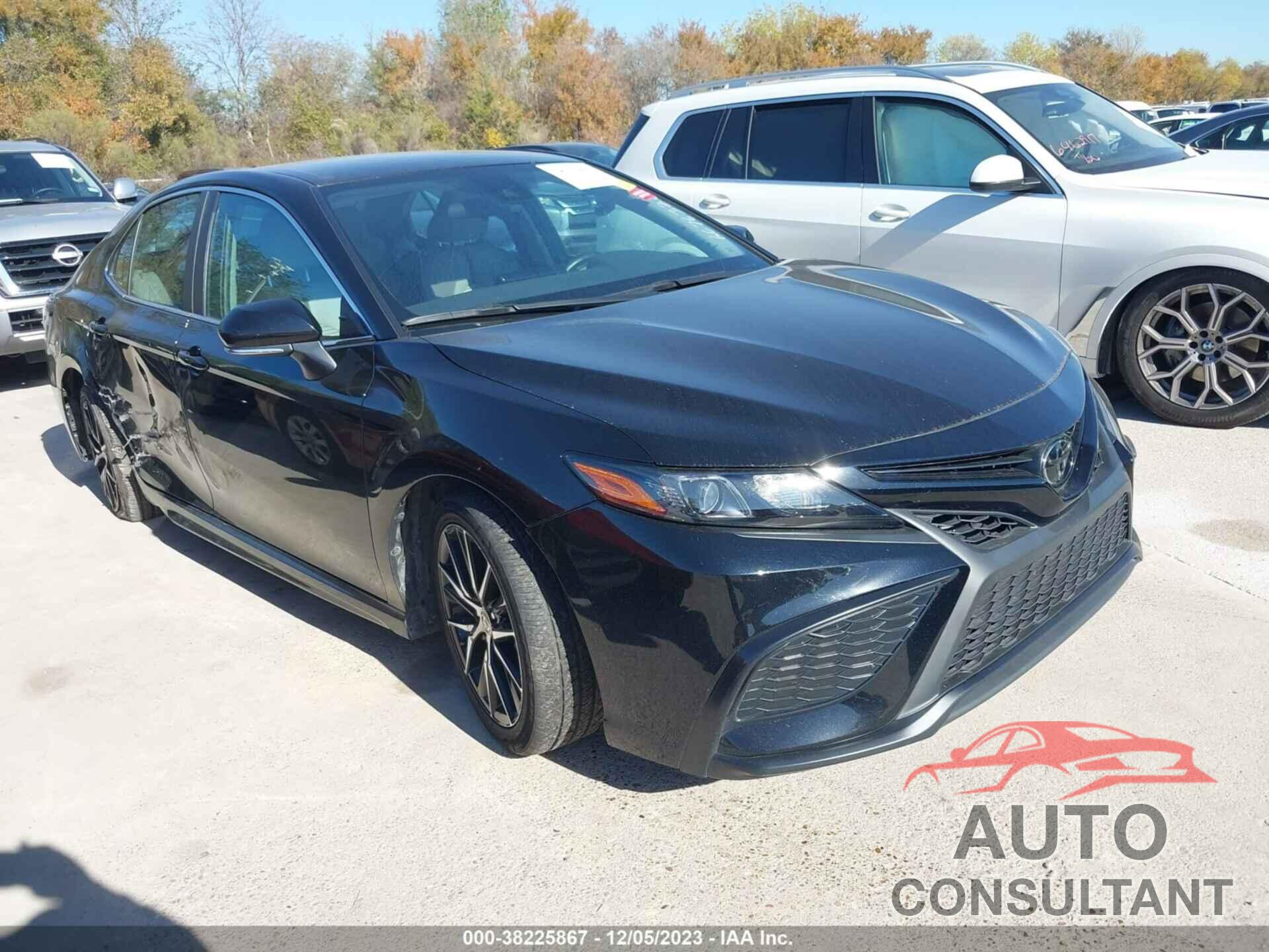 TOYOTA CAMRY 2022 - 4T1G11AK6NU710923
