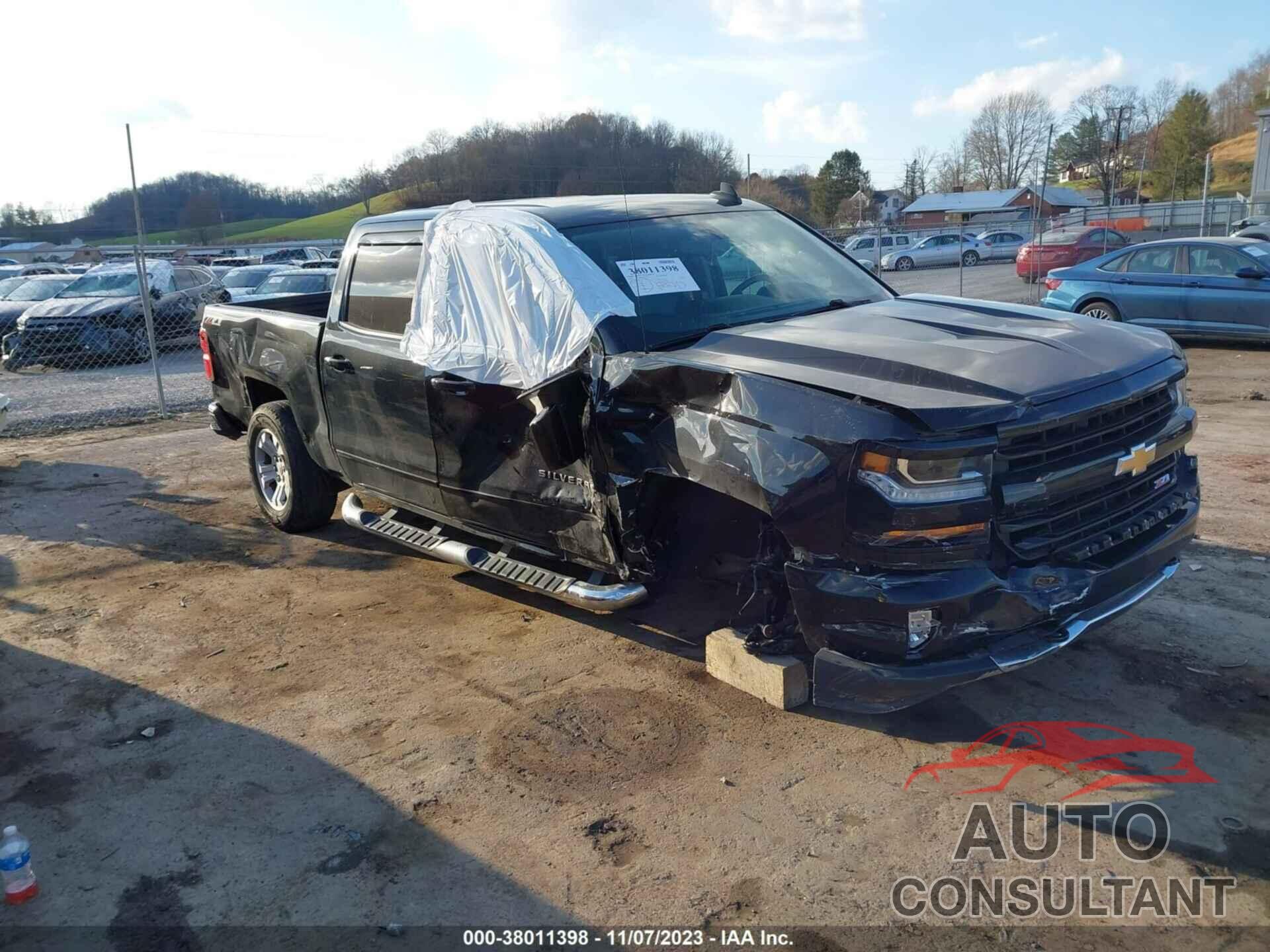 CHEVROLET SILVERADO 1500 2018 - 3GCUKREC4JG605025