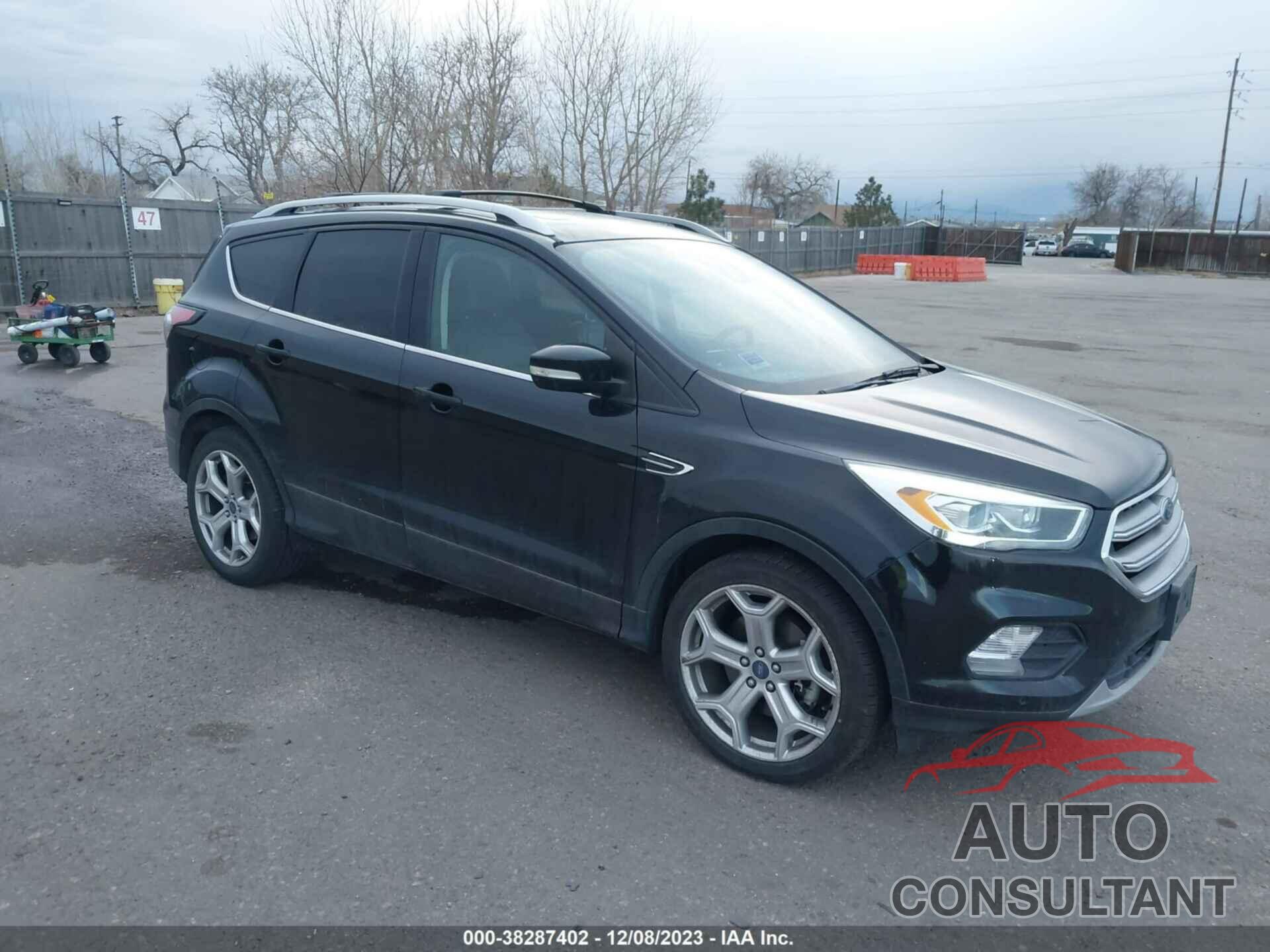 FORD ESCAPE 2017 - 1FMCU0J93HUE07342