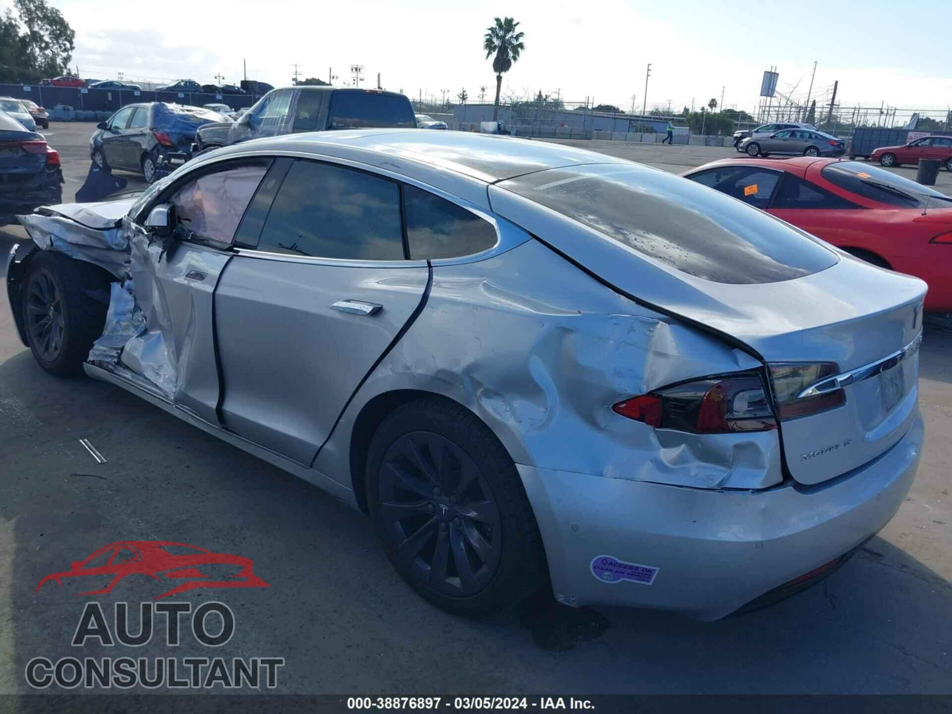 TESLA MODEL S 2018 - 5YJSA1E20JF282598