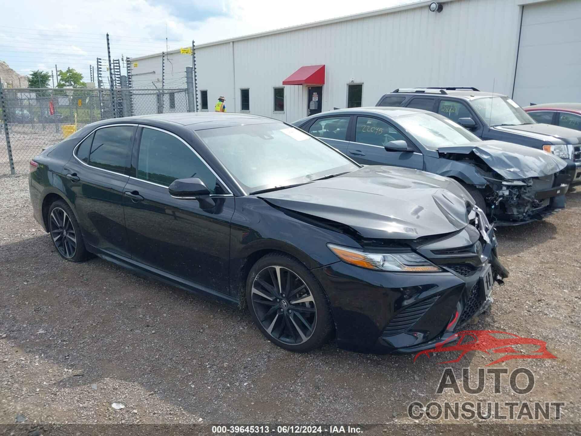 TOYOTA CAMRY 2018 - 4T1B61HK5JU035724