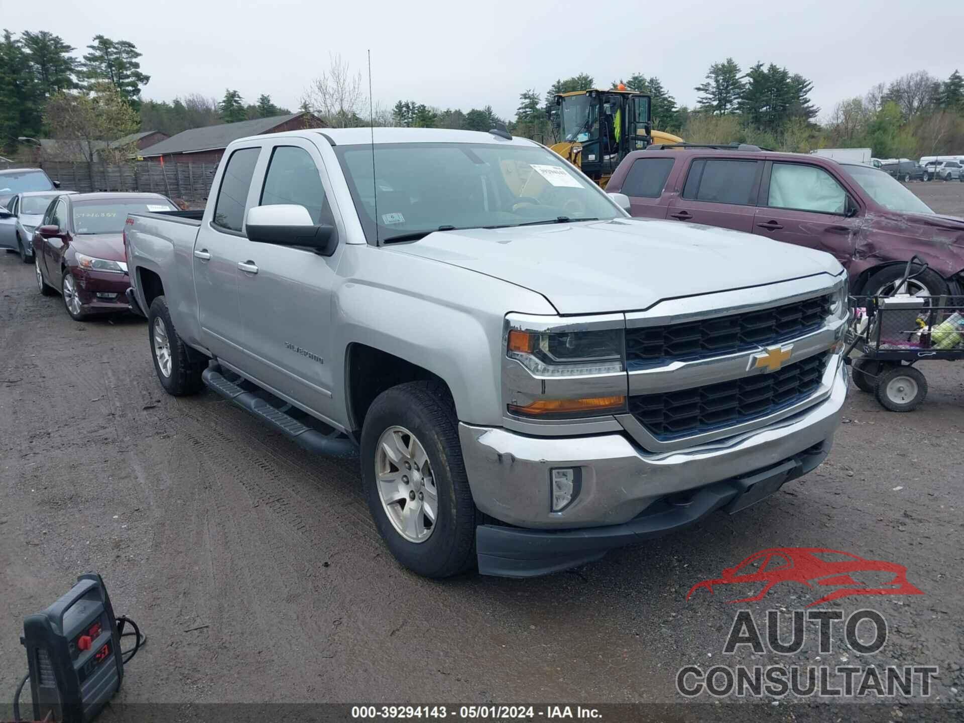 CHEVROLET SILVERADO 1500 2018 - 1GCVKREH3JZ220233