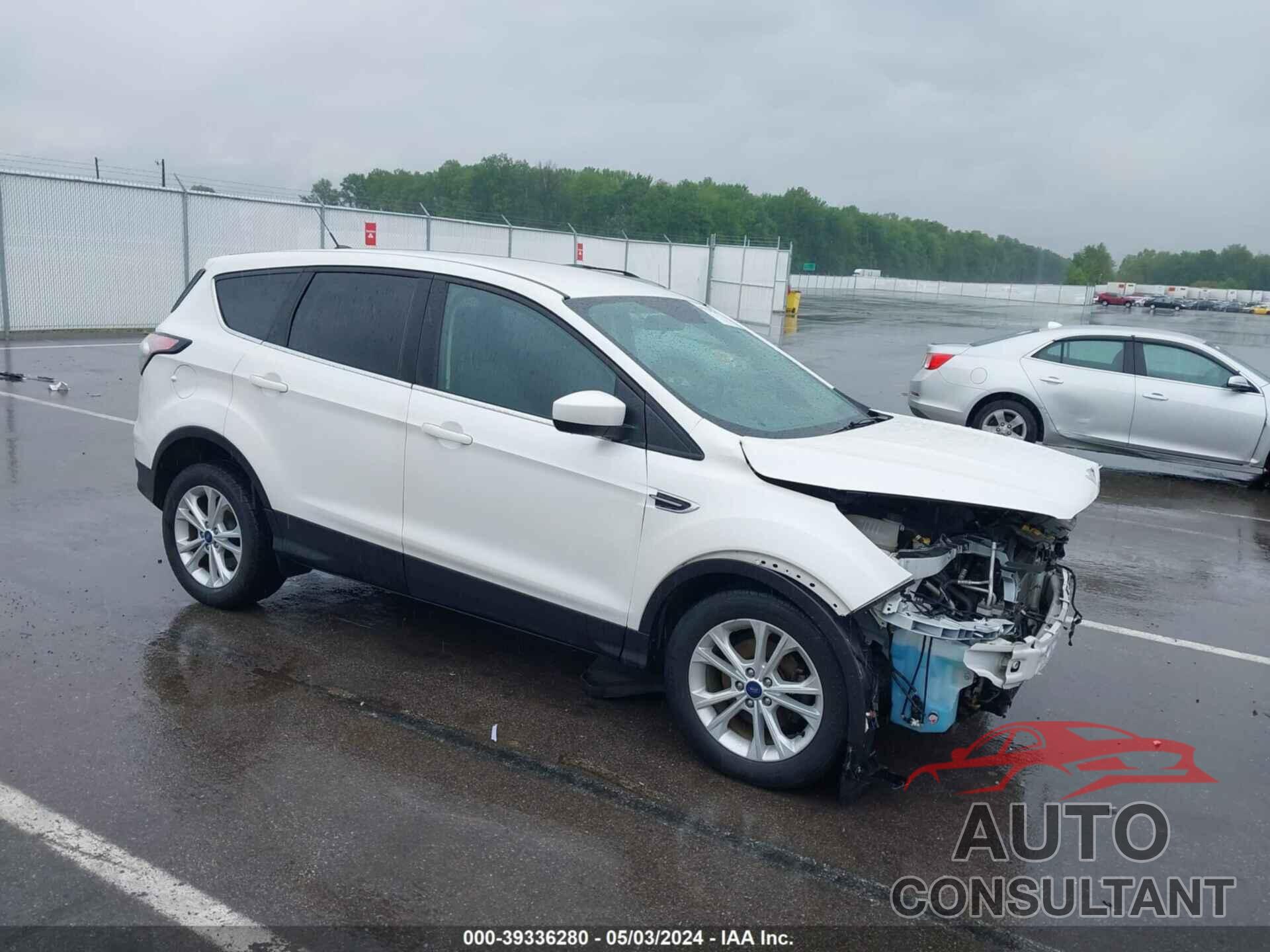 FORD ESCAPE 2017 - 1FMCU0GD9HUA60563