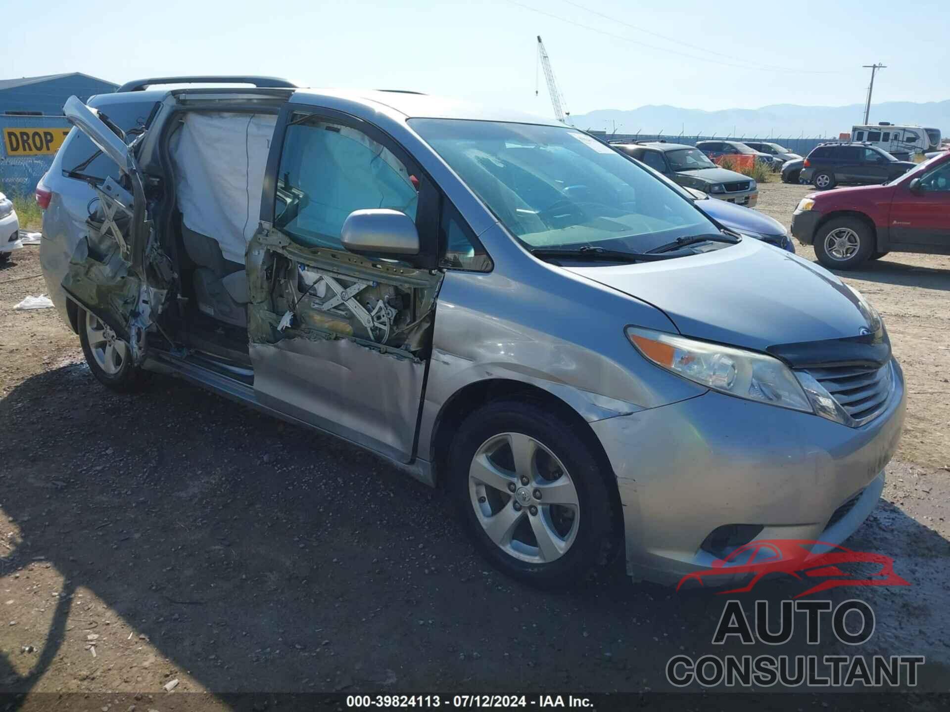 TOYOTA SIENNA 2017 - 5TDKZ3DC0HS874703