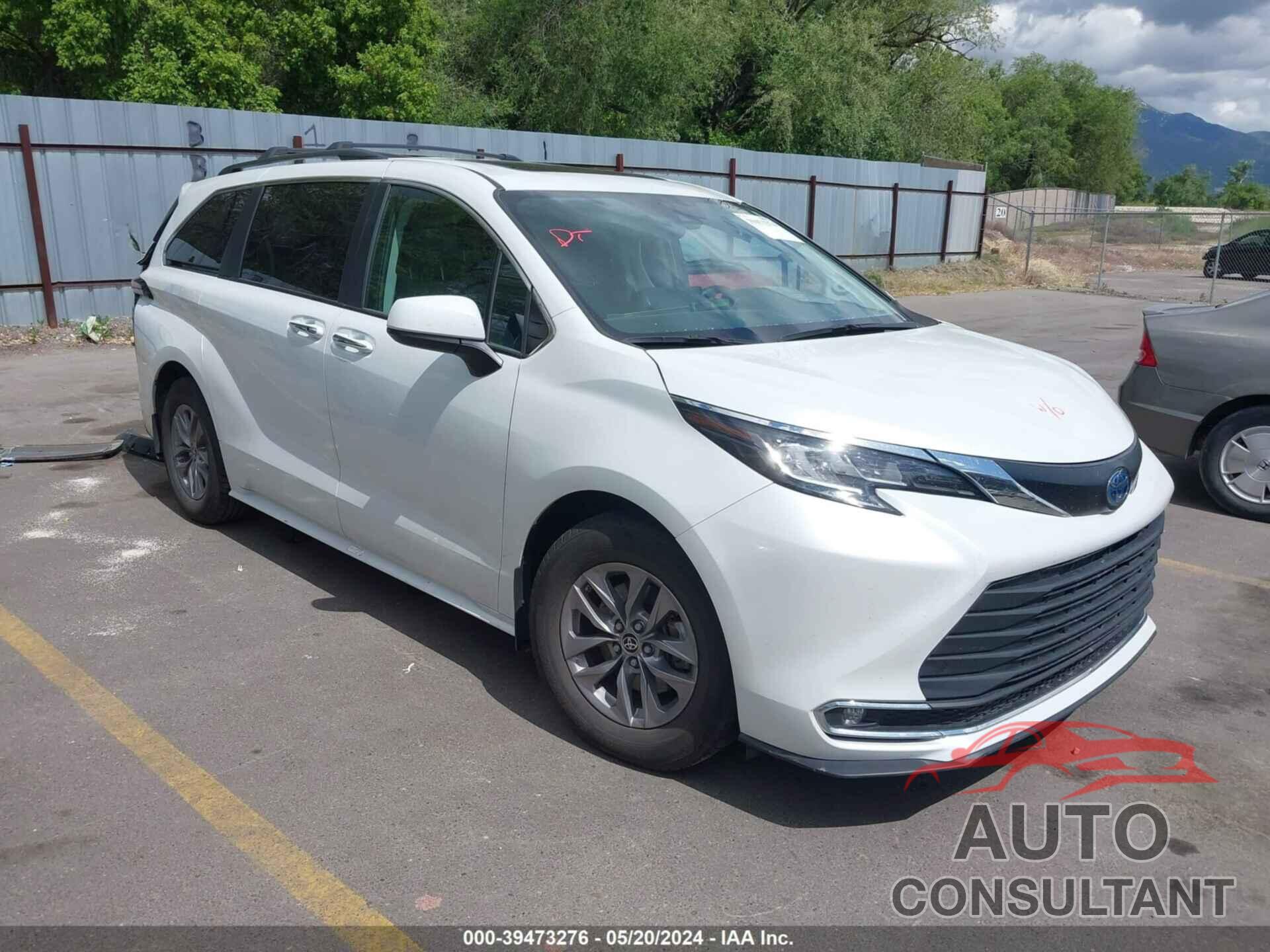 TOYOTA SIENNA 2022 - 5TDJSKFC4NS047919