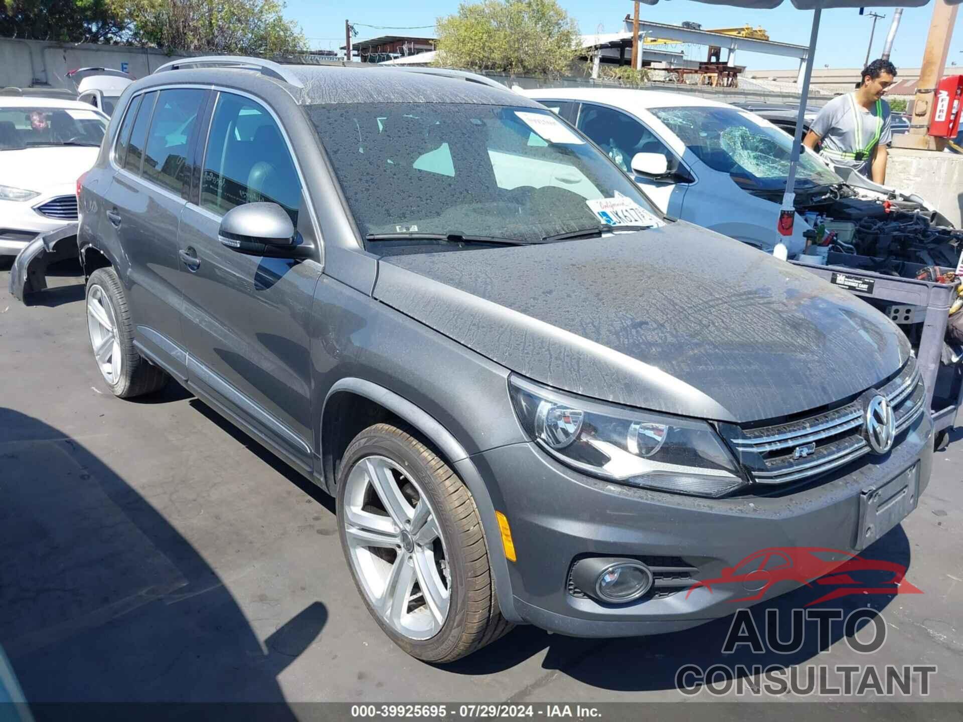 VOLKSWAGEN TIGUAN 2016 - WVGAV7AX1GW016687