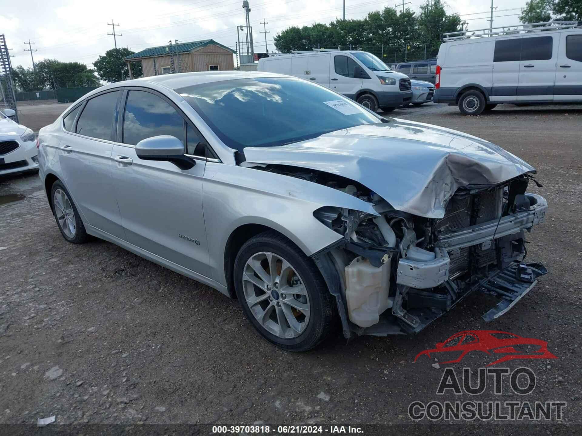 FORD FUSION HYBRID 2019 - 3FA6P0LU8KR225084