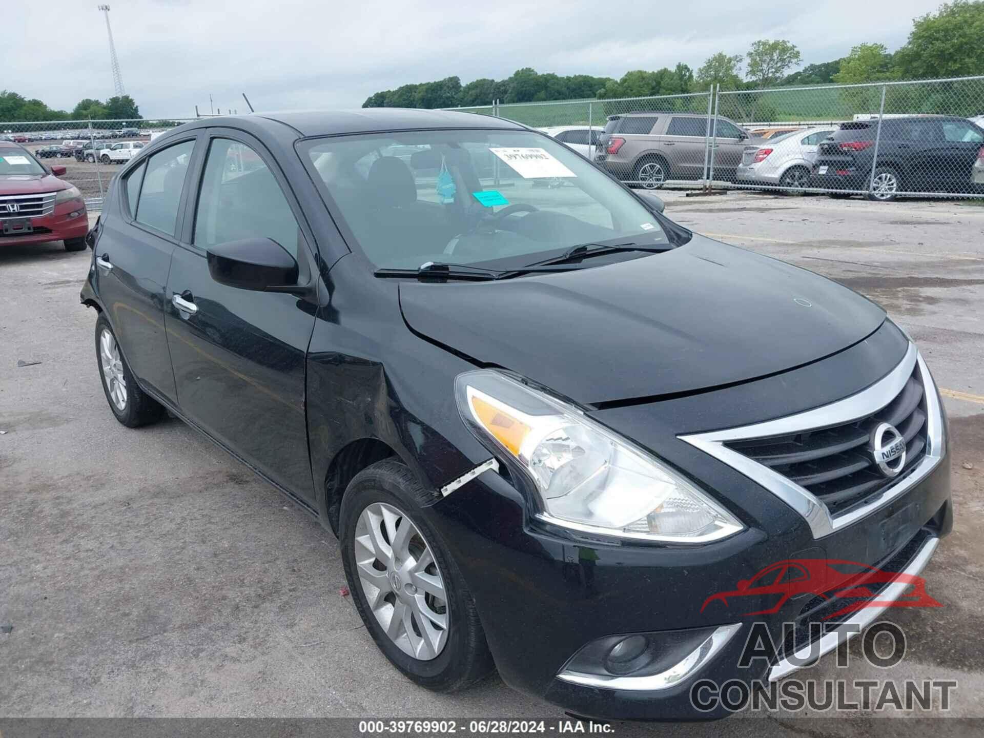 NISSAN VERSA 2018 - 3N1CN7AP8JL828761