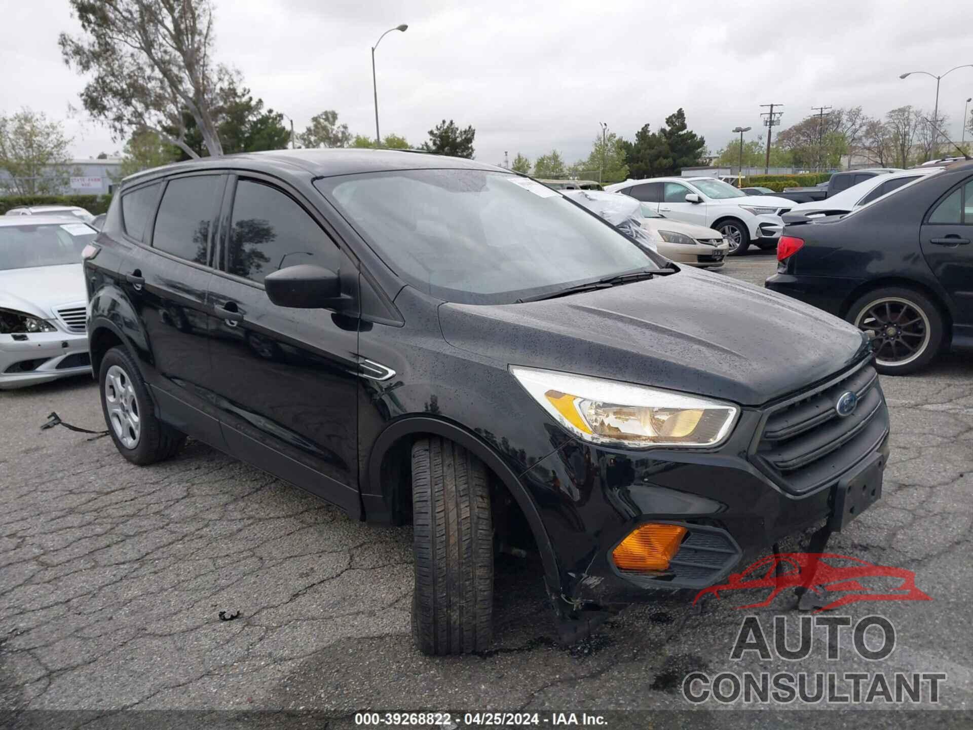 FORD ESCAPE 2017 - 1FMCU0F73HUC02756