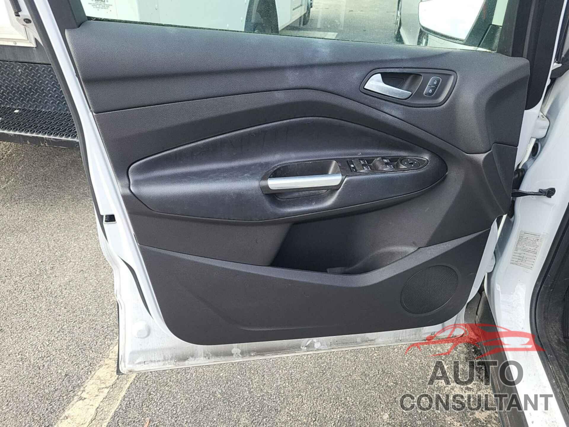 FORD ESCAPE 2019 - 1FMCU9HD8KUC07577