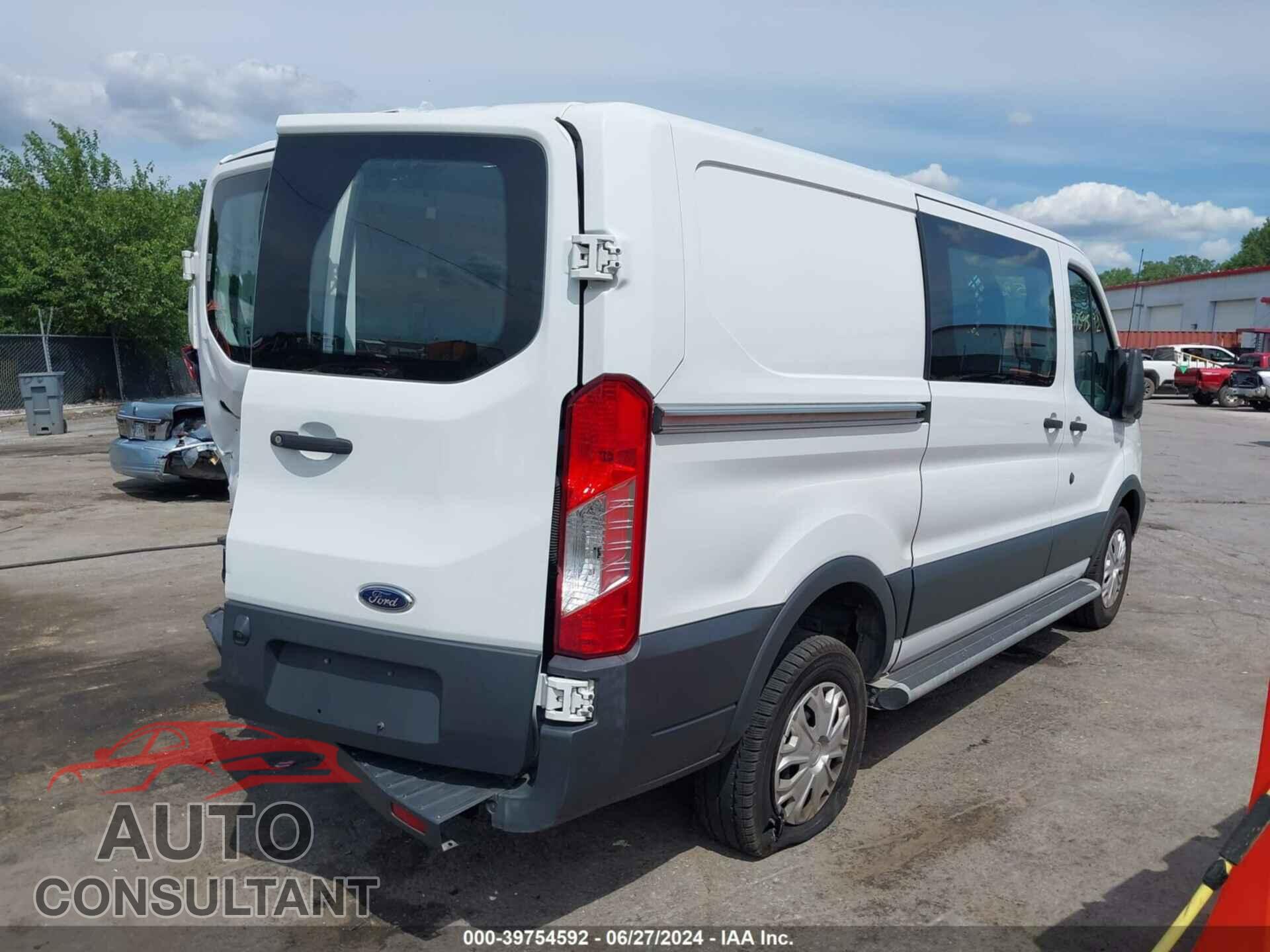 FORD TRANSIT-250 2018 - 1FTYR1YM2JKA64908