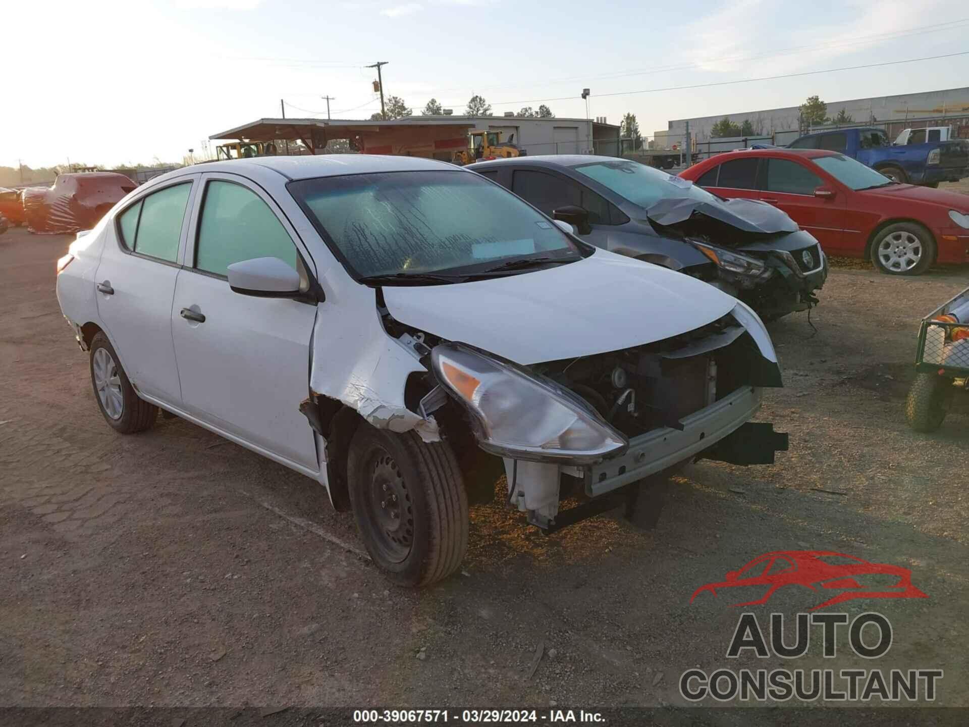 NISSAN VERSA 2017 - 3N1CN7APXHL903261