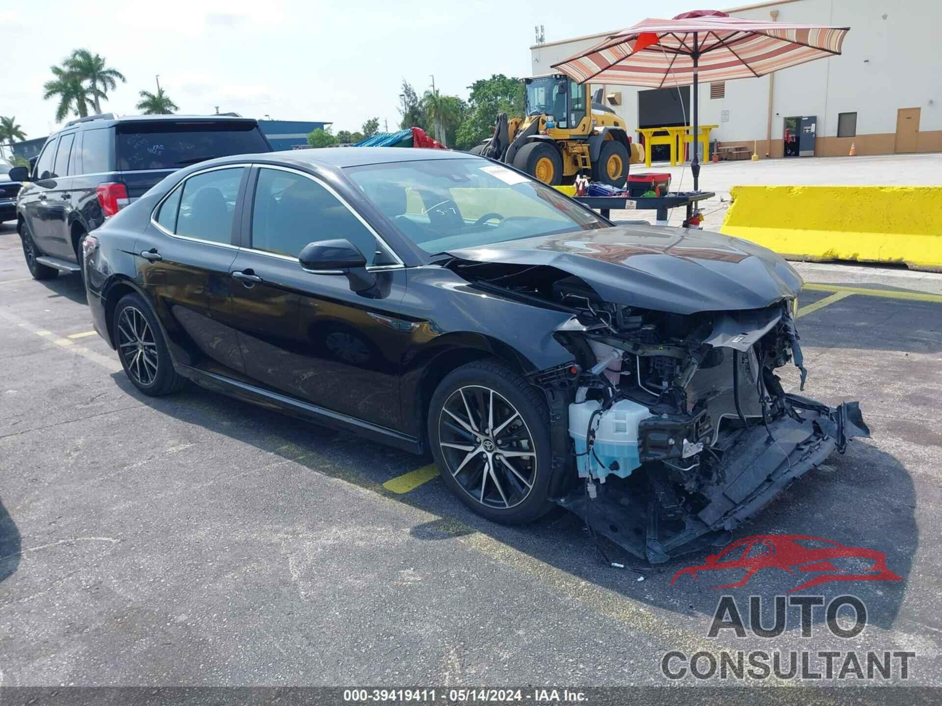 TOYOTA CAMRY 2023 - 4T1G11AKXPU824541