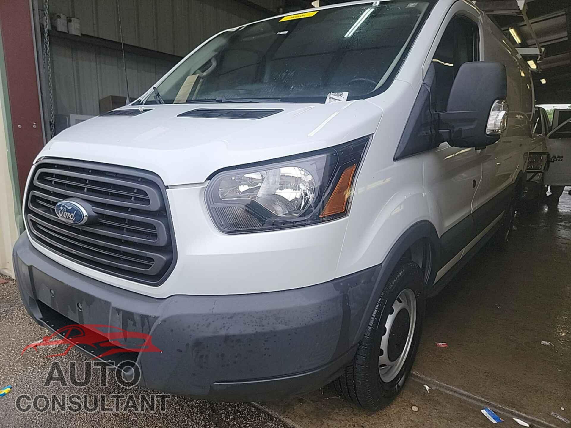 FORD TRANSIT 2017 - 1FTYR1YMXHKB43592