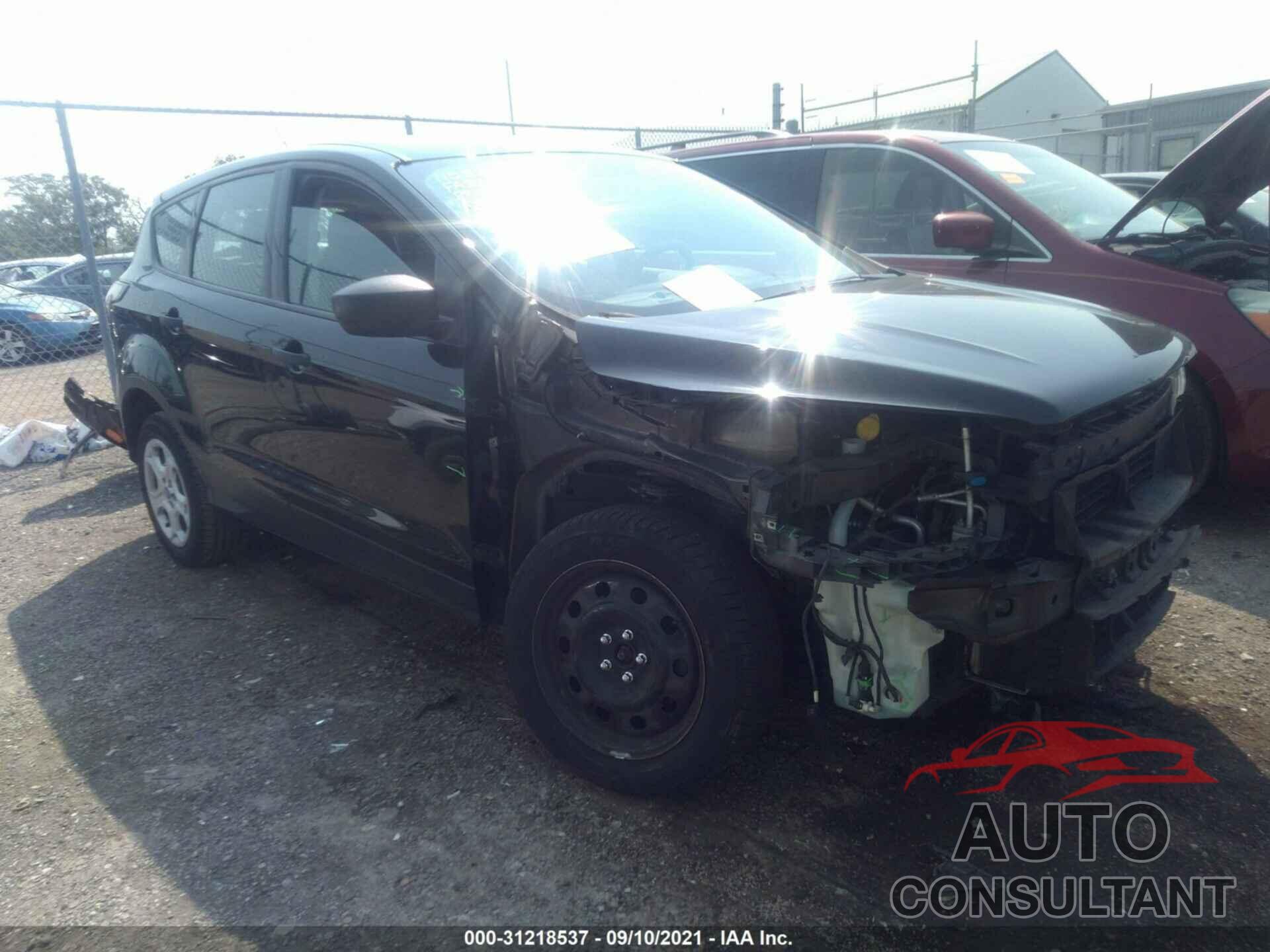 FORD ESCAPE 2017 - 1FMCU0F70HUA47812