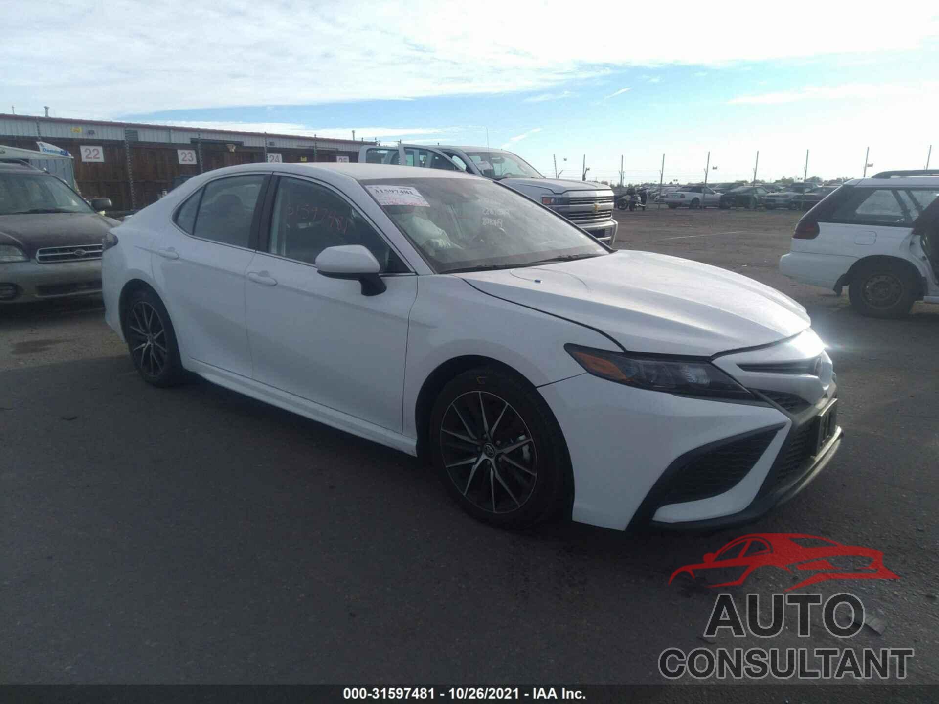 TOYOTA CAMRY 2021 - 4T1G11AK8MU461264
