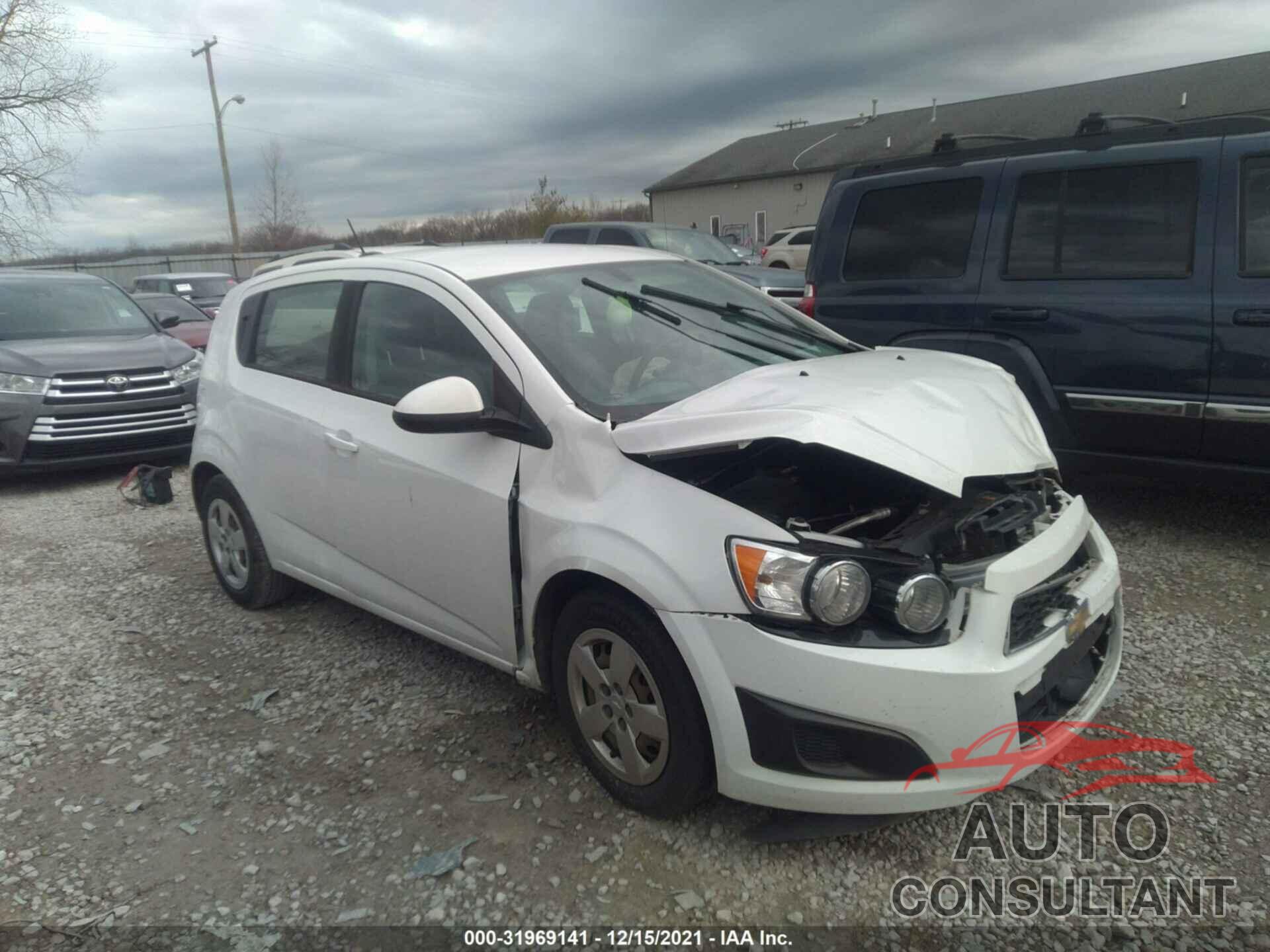 CHEVROLET SONIC 2016 - 1G1JA6SH9G4170876