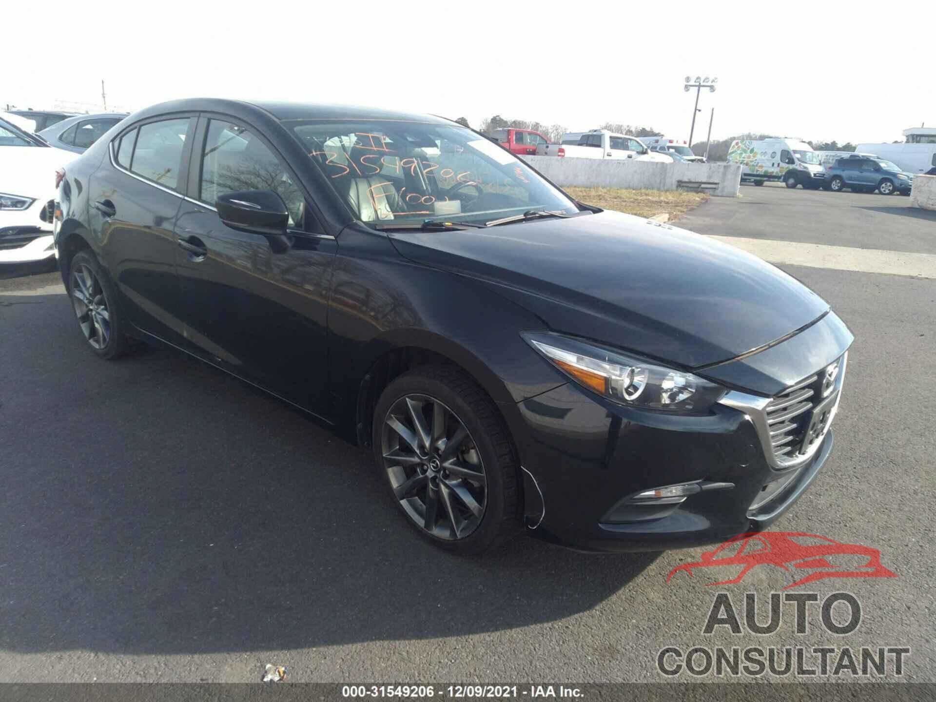 MAZDA MAZDA3 4-DOOR 2018 - 3MZBN1V32JM201669