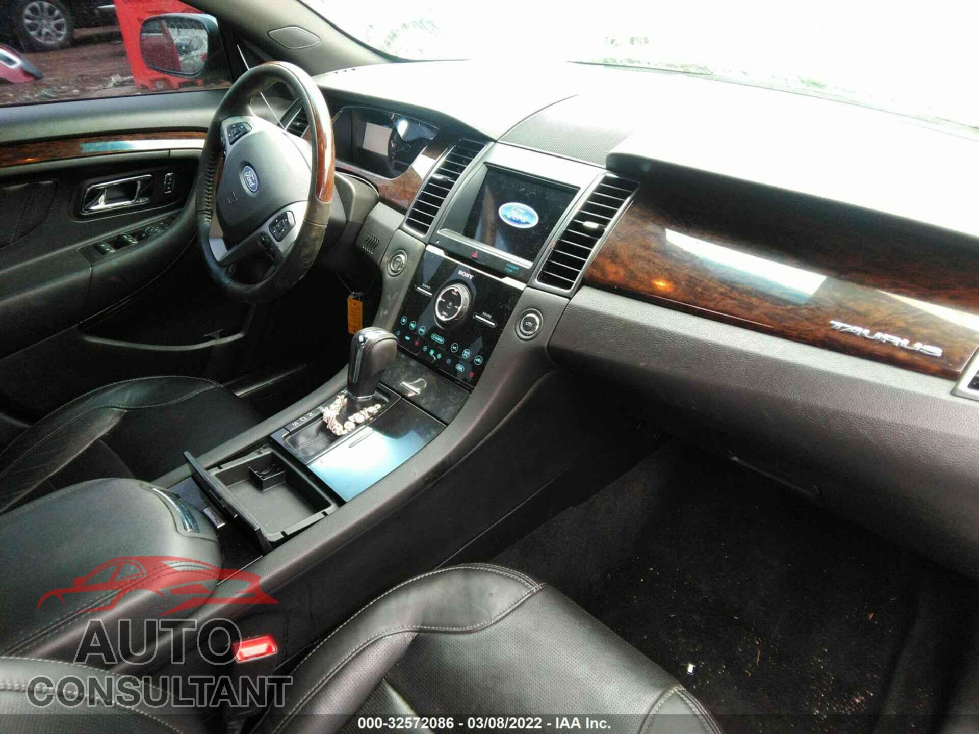FORD TAURUS 2017 - 1FAHP2F82HG123539