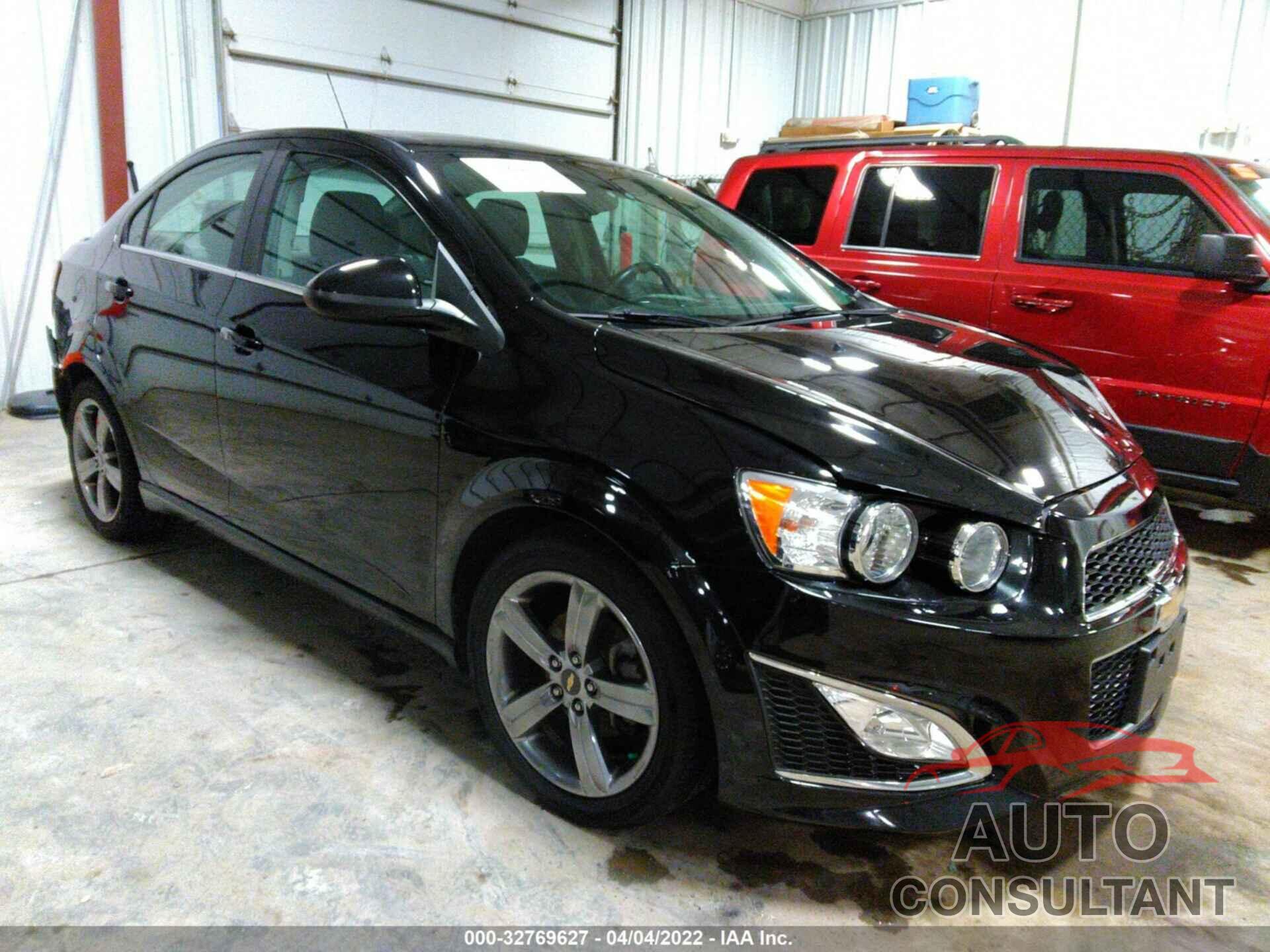 CHEVROLET SONIC 2016 - 1G1JG5SB8G4143284