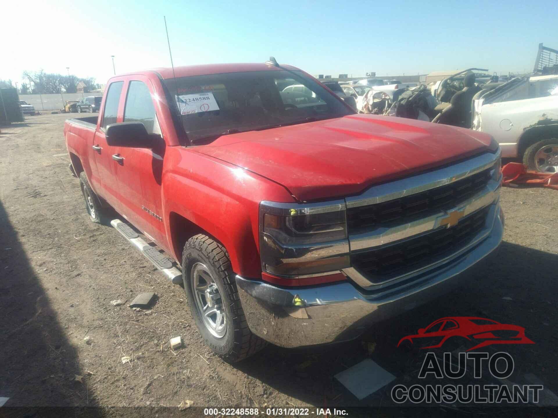 CHEVROLET SILVERADO 1500 2018 - 1GCRCNEC0JZ308605
