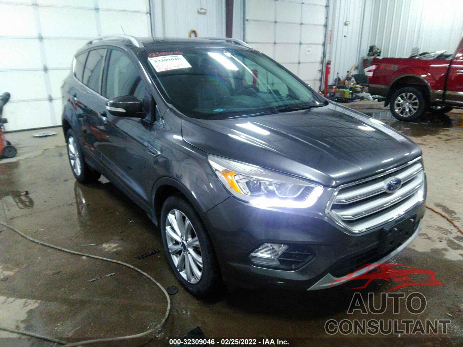 FORD ESCAPE 2017 - 1FMCU9J93HUA50233