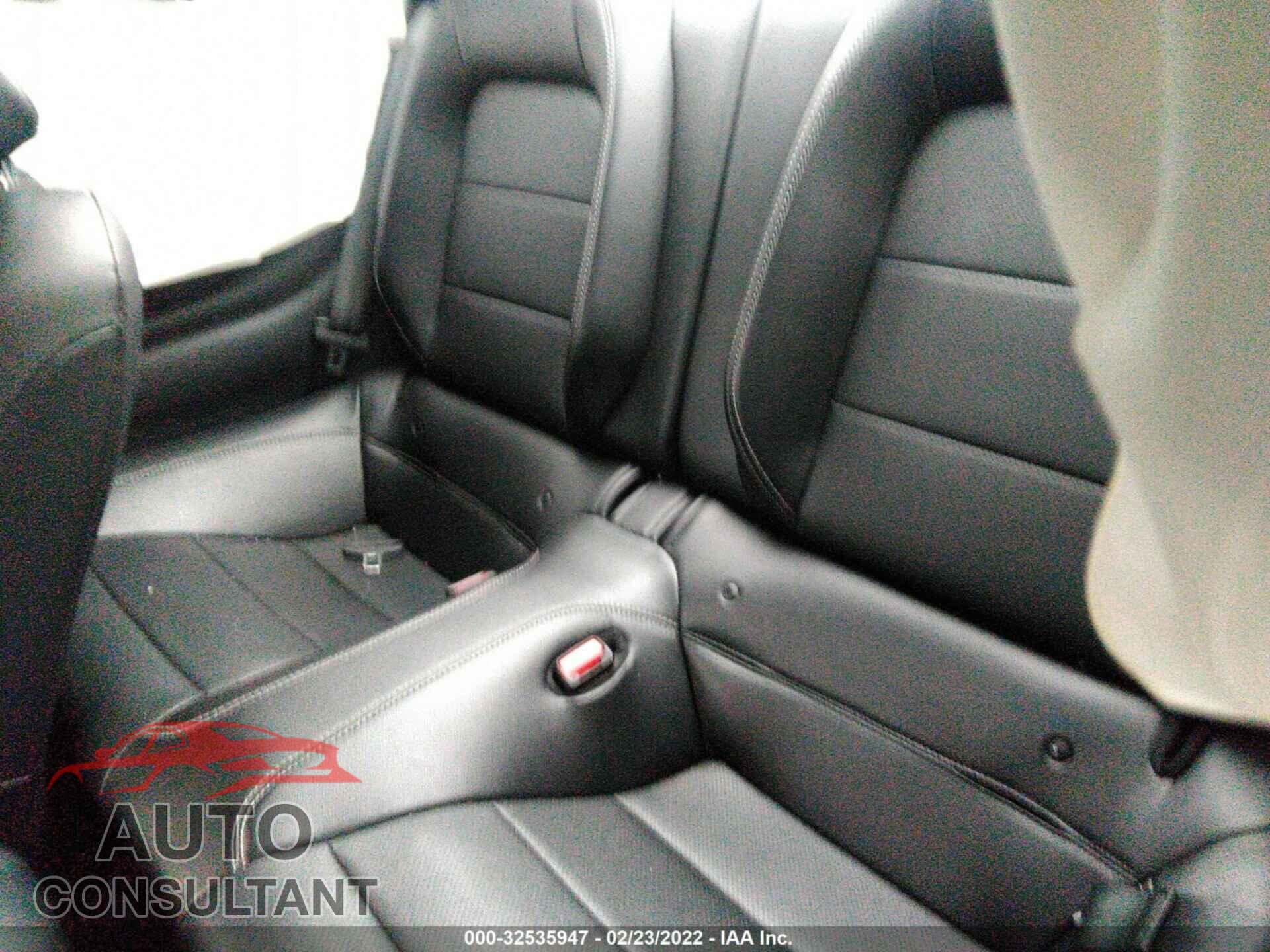 FORD MUSTANG 2021 - 1FA6P8TH5M5107758