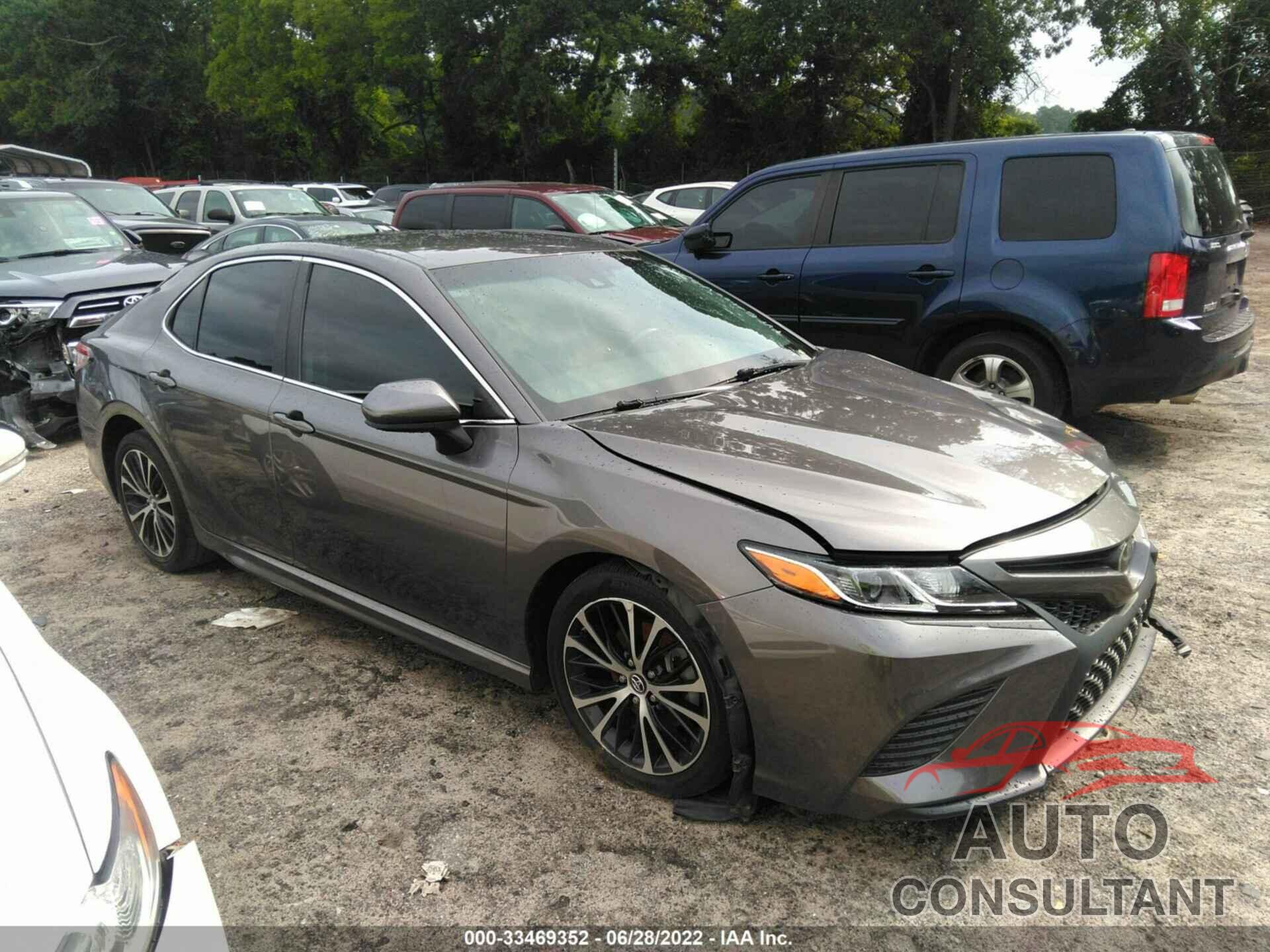 TOYOTA CAMRY 2018 - 4T1B11HK3JU603239