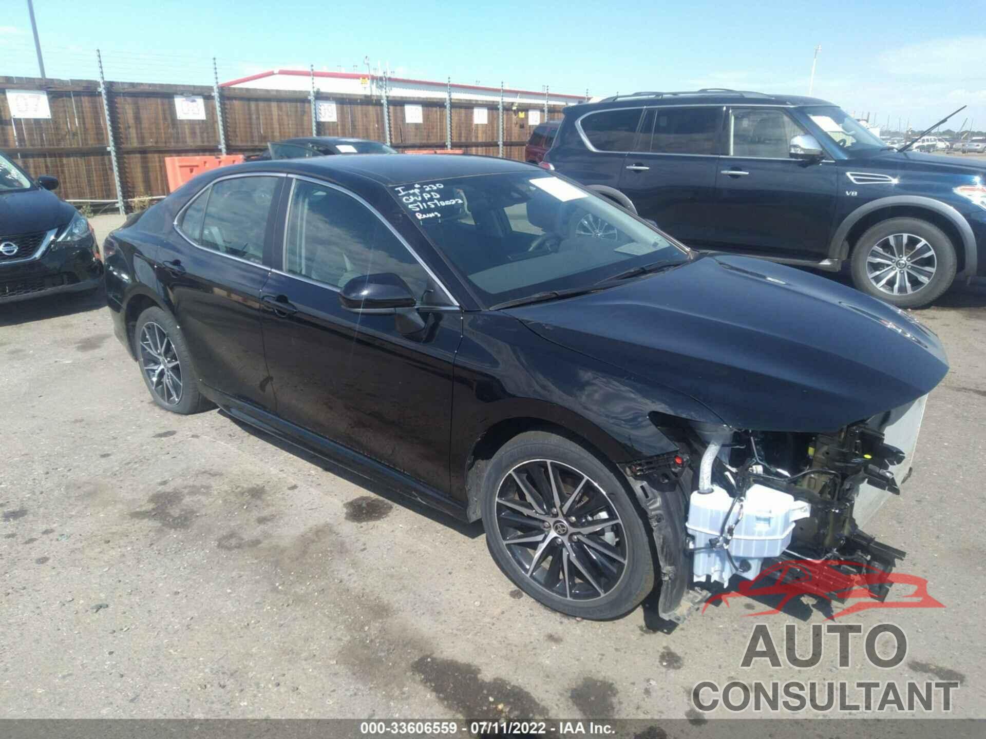 TOYOTA CAMRY 2021 - 4T1G11AK2MU611272