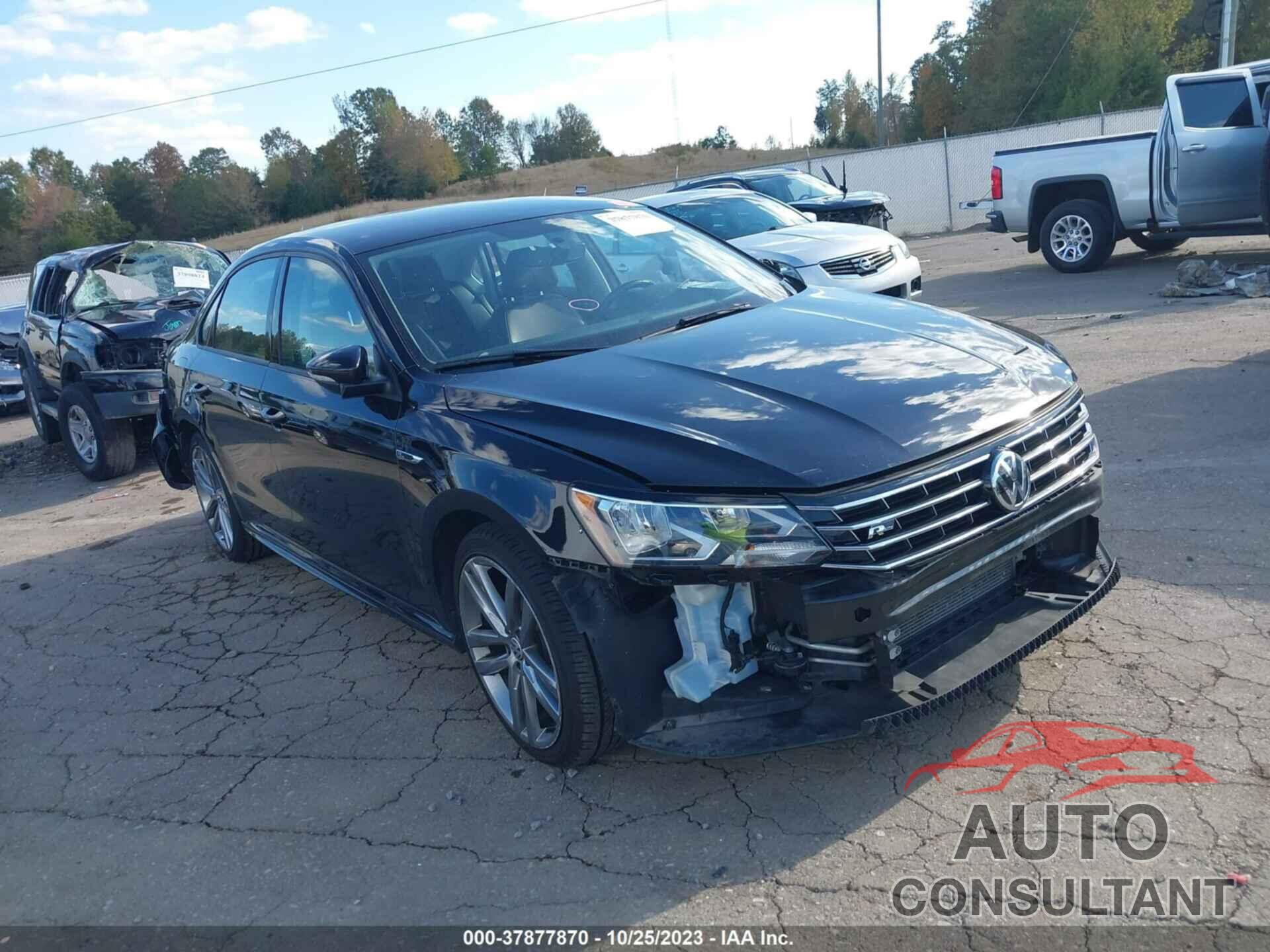 VOLKSWAGEN PASSAT 2018 - 1VWAA7A31JC039941