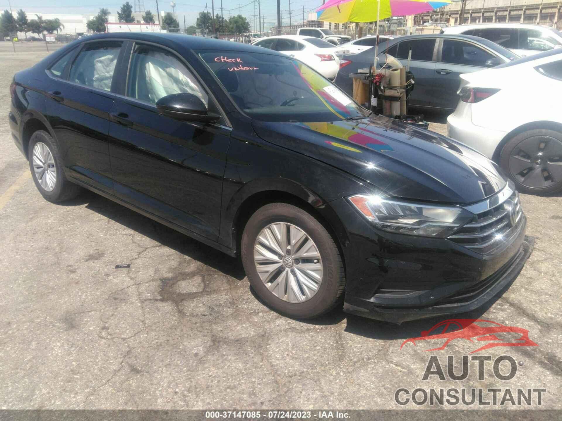 VOLKSWAGEN JETTA 2019 - 3VWC57BU2KM256872