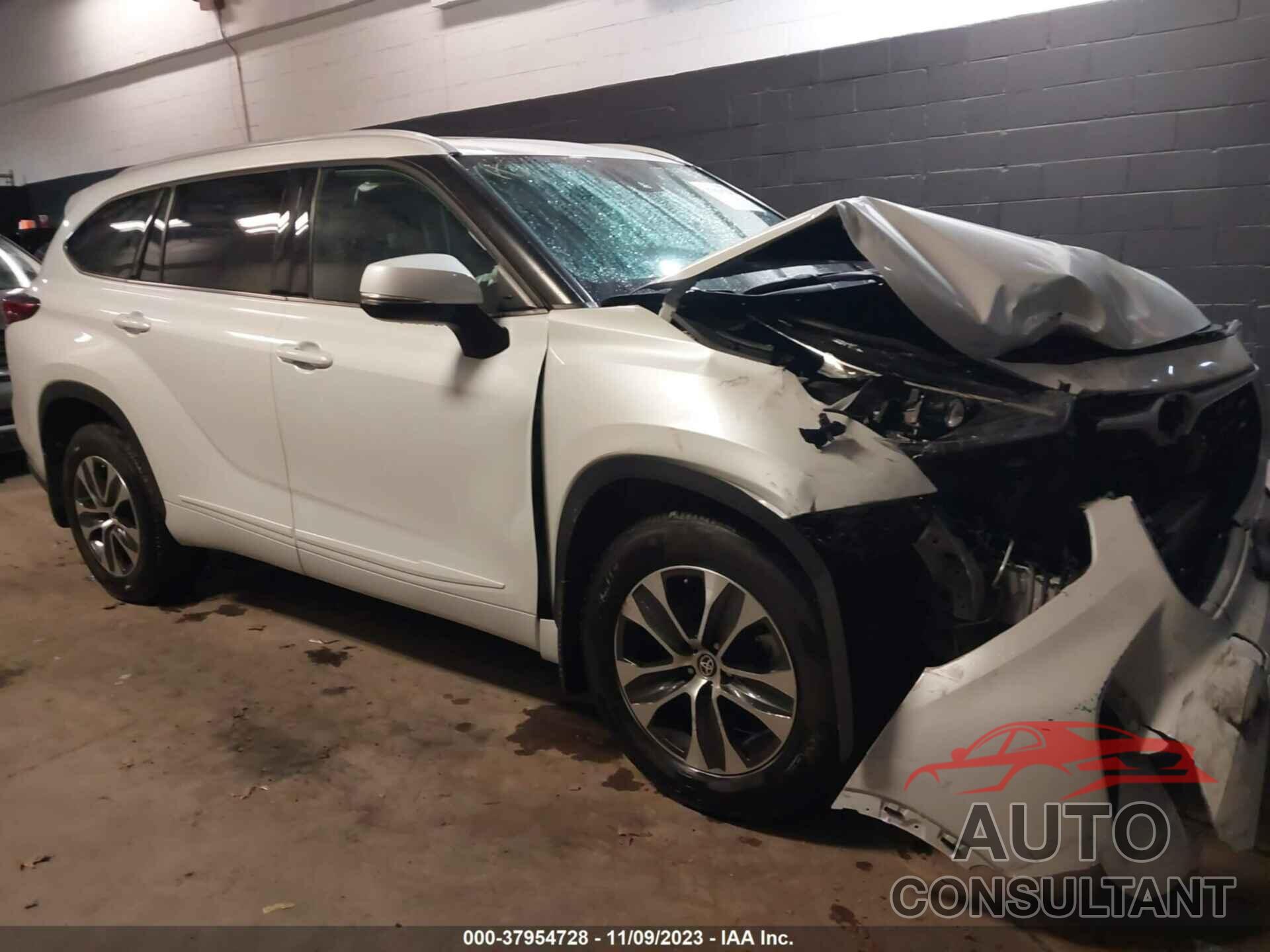 TOYOTA HIGHLANDER 2022 - 5TDHZRBH0NS574893