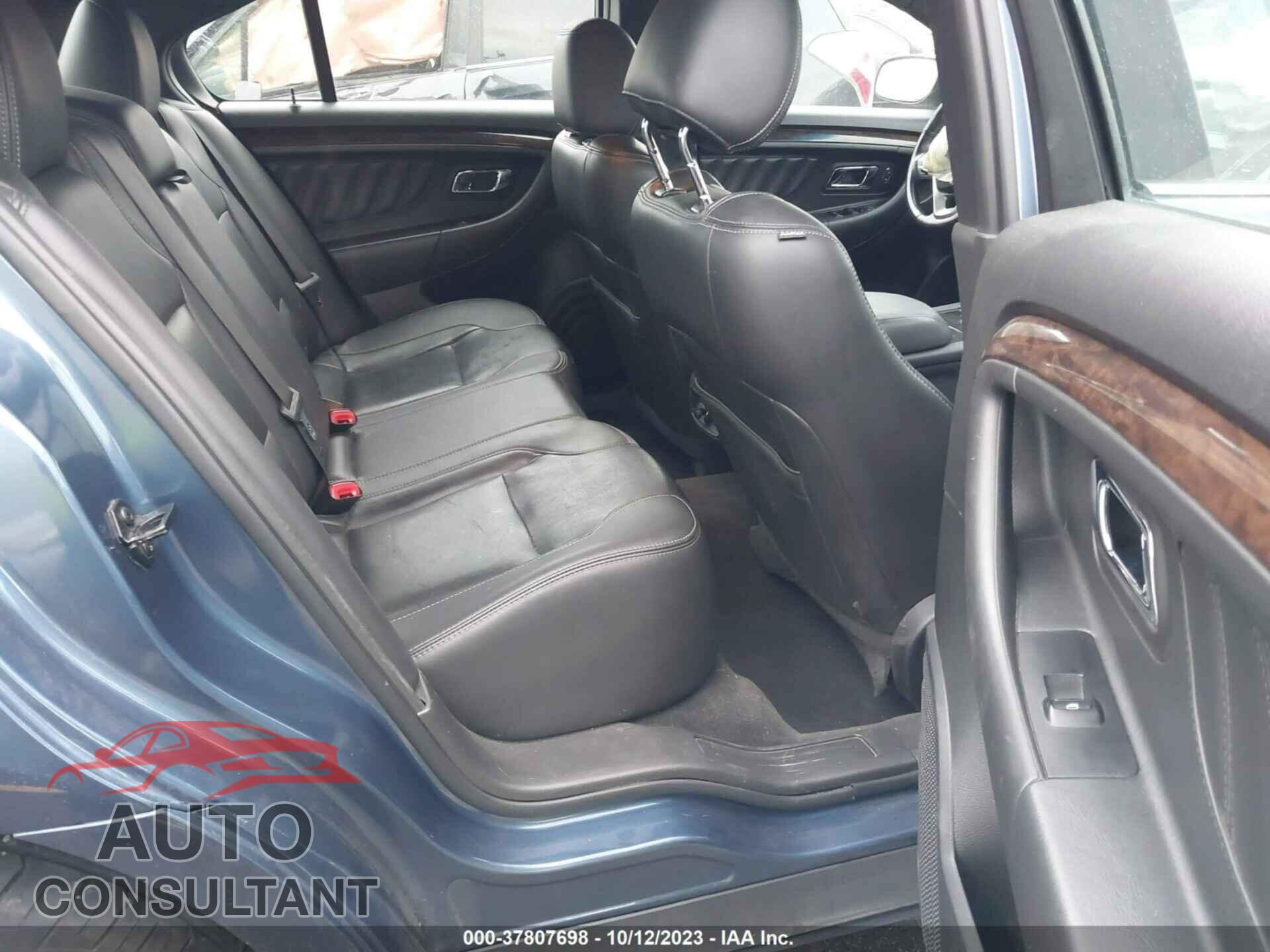 FORD TAURUS 2018 - 1FAHP2F84JG109342